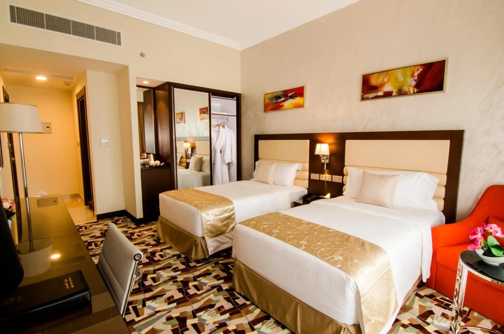 Bedroom, Bed in Al Murooj Grand Hotel