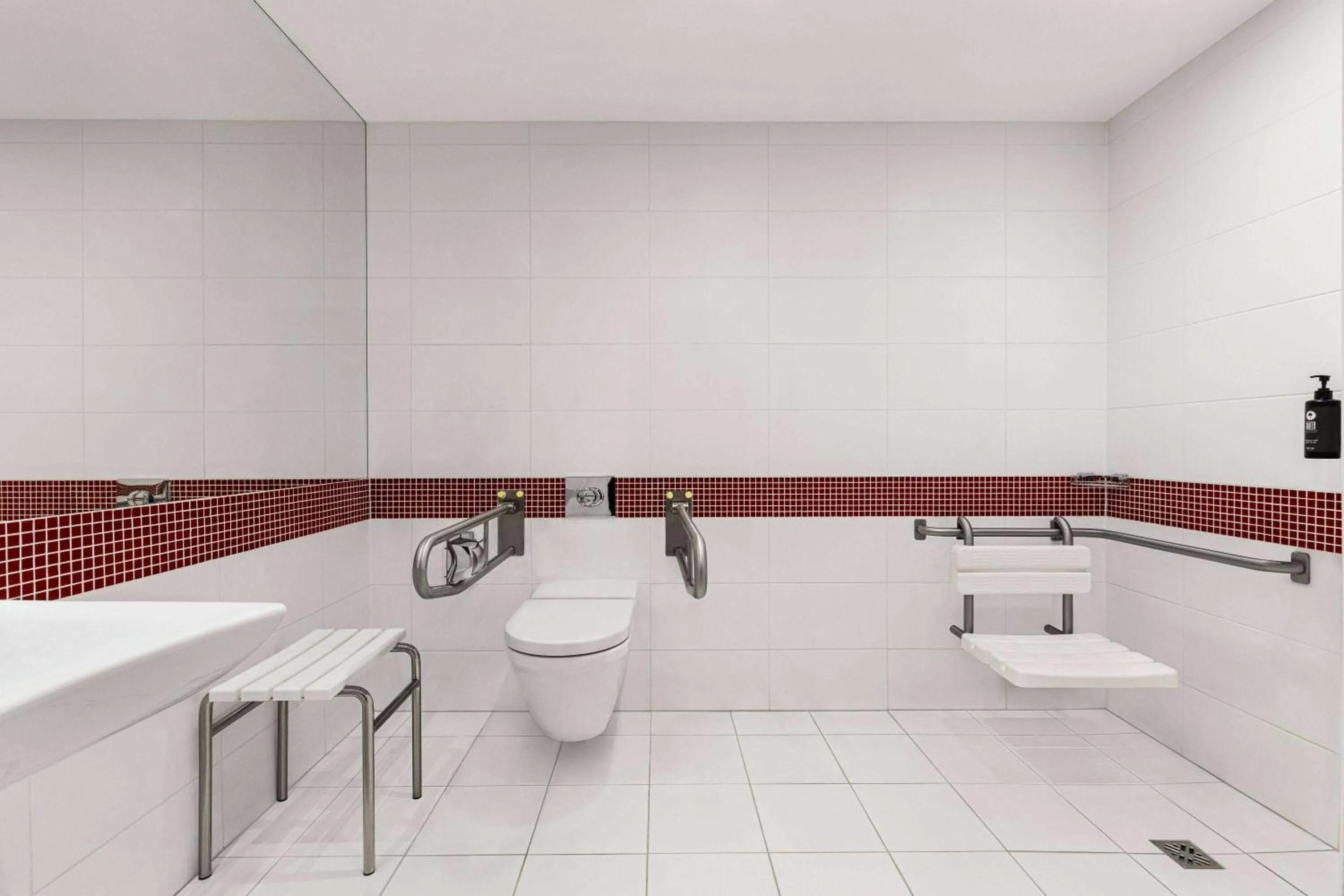 Shower in Vienna House Easy by Wyndham Bucharest Airport