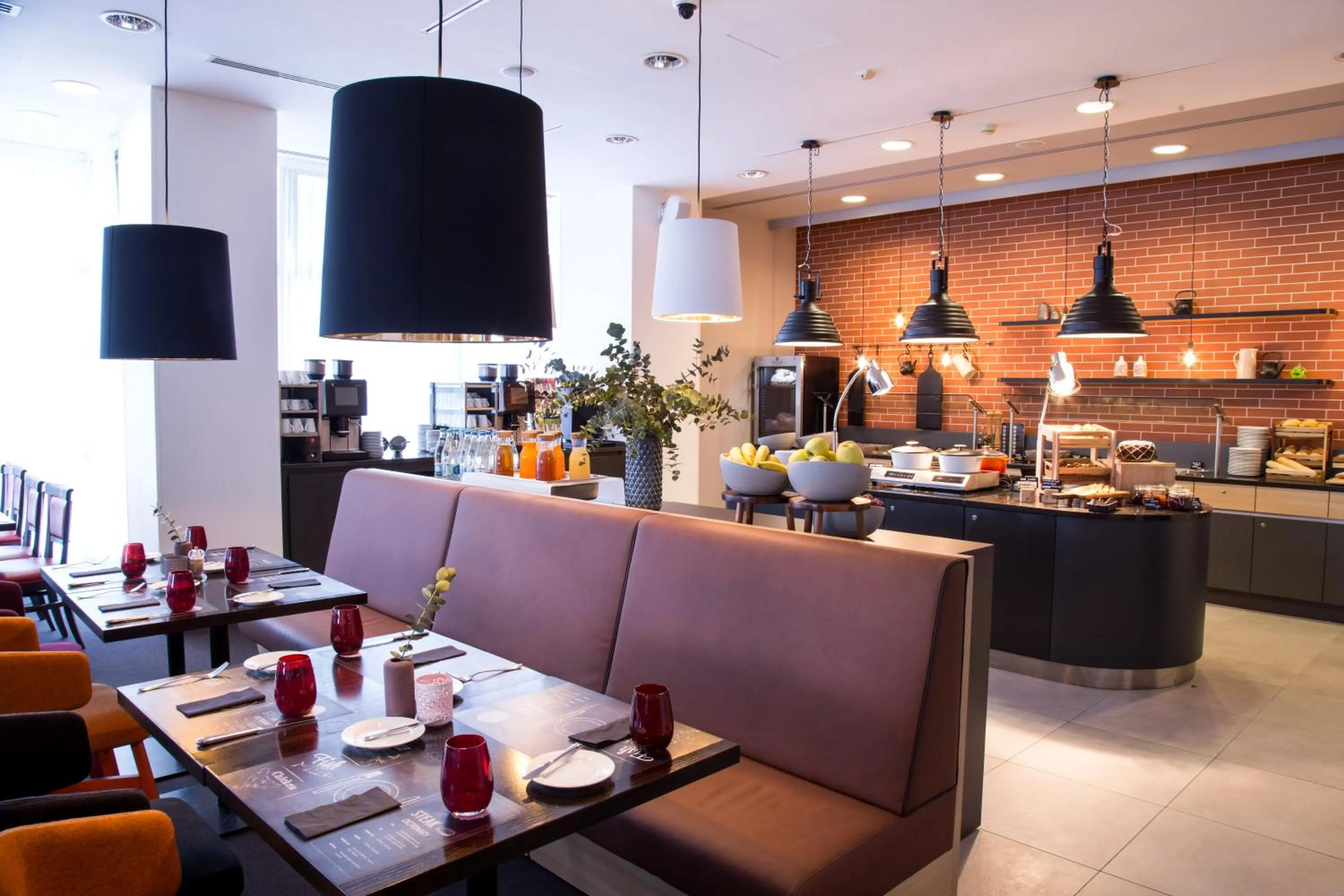 Restaurant/places to eat in Vienna House Easy by Wyndham Bucharest Airport