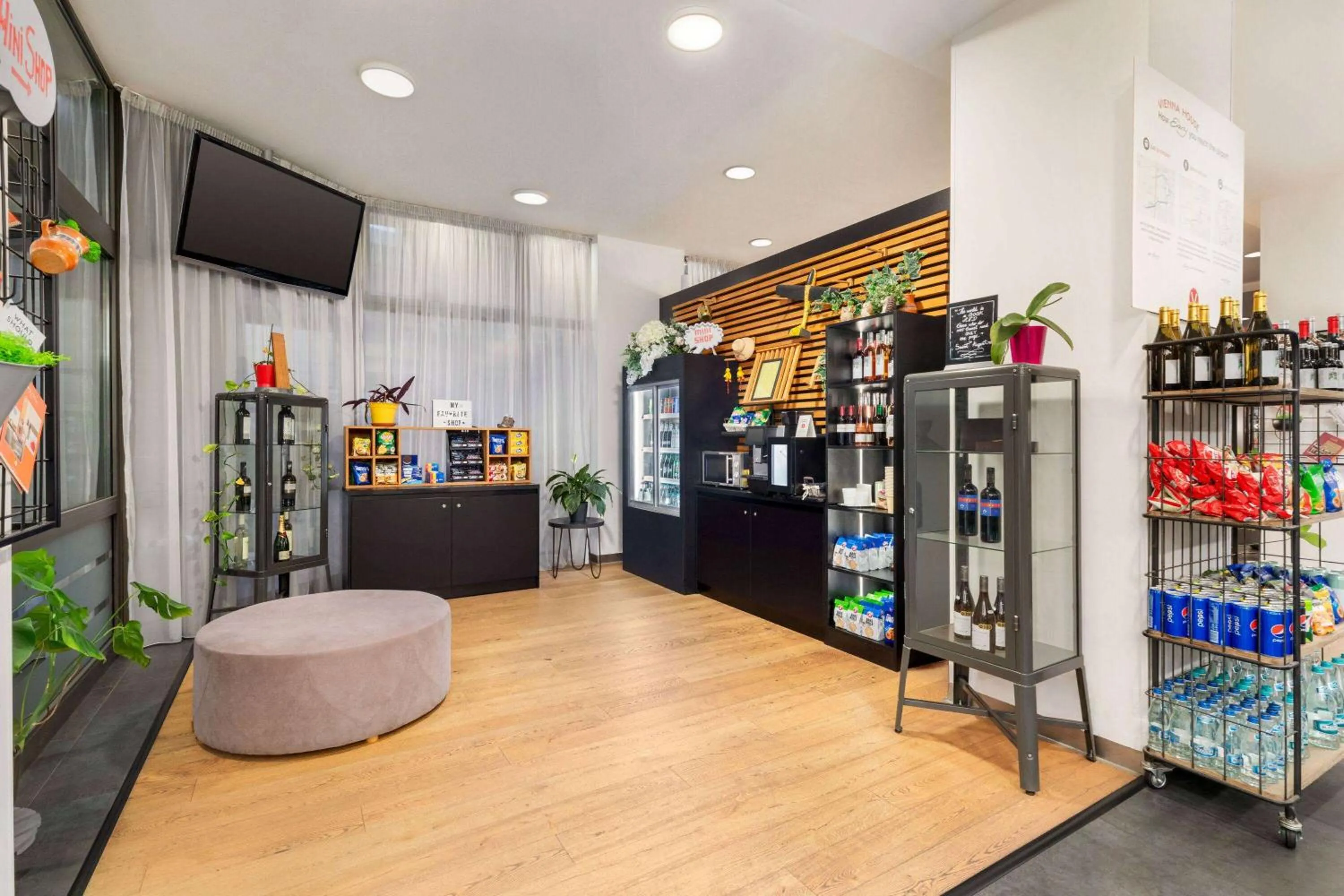 Food and drinks in Vienna House Easy by Wyndham Bucharest Airport