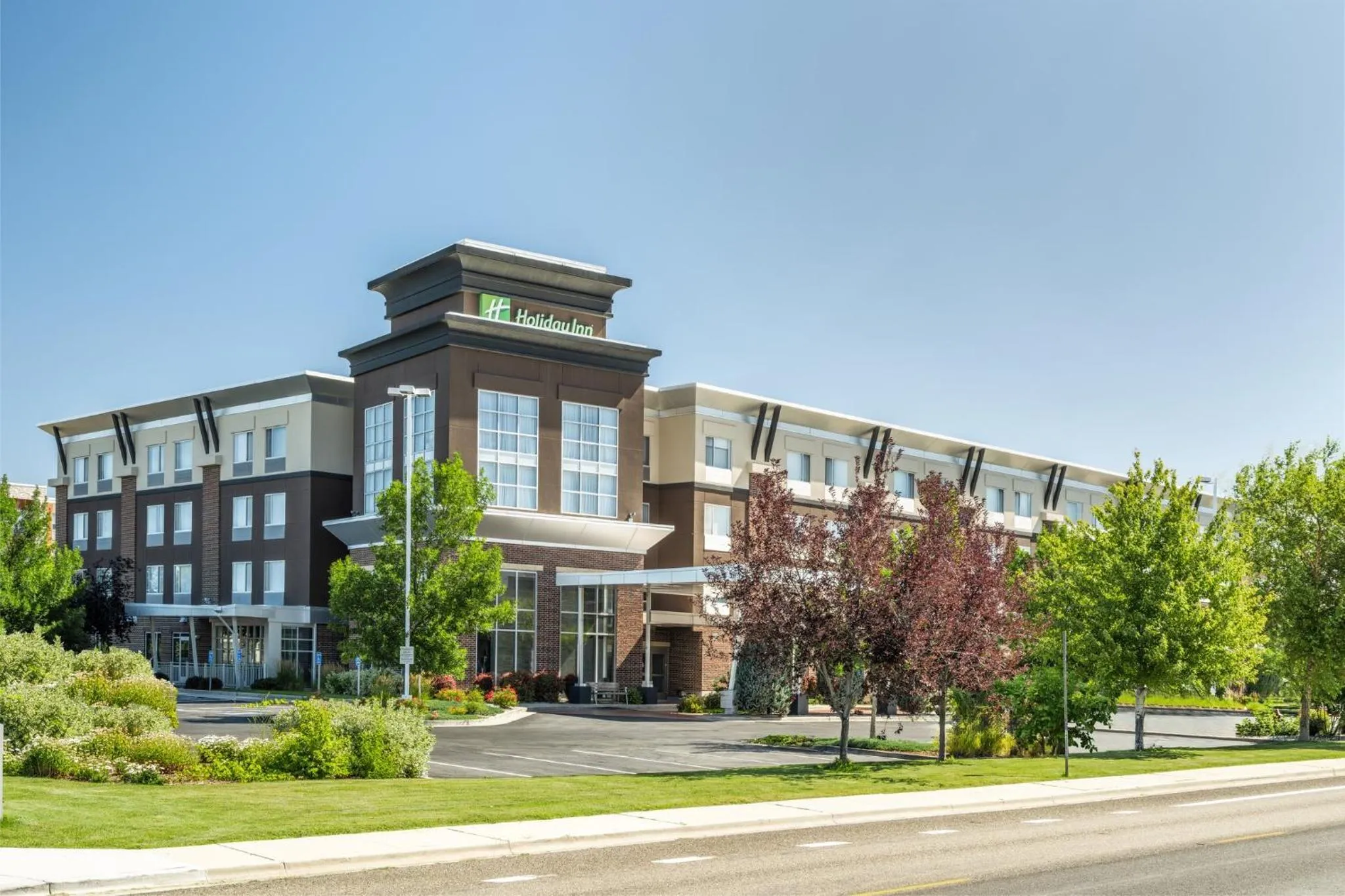 Property building in Holiday Inn Boise Airport by IHG