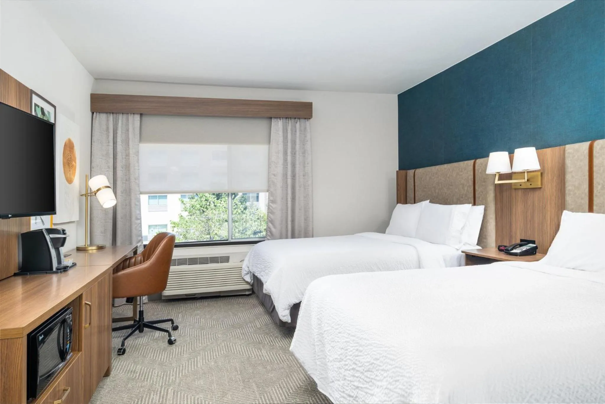 Photo of the whole room, Bed in Holiday Inn Boise Airport by IHG