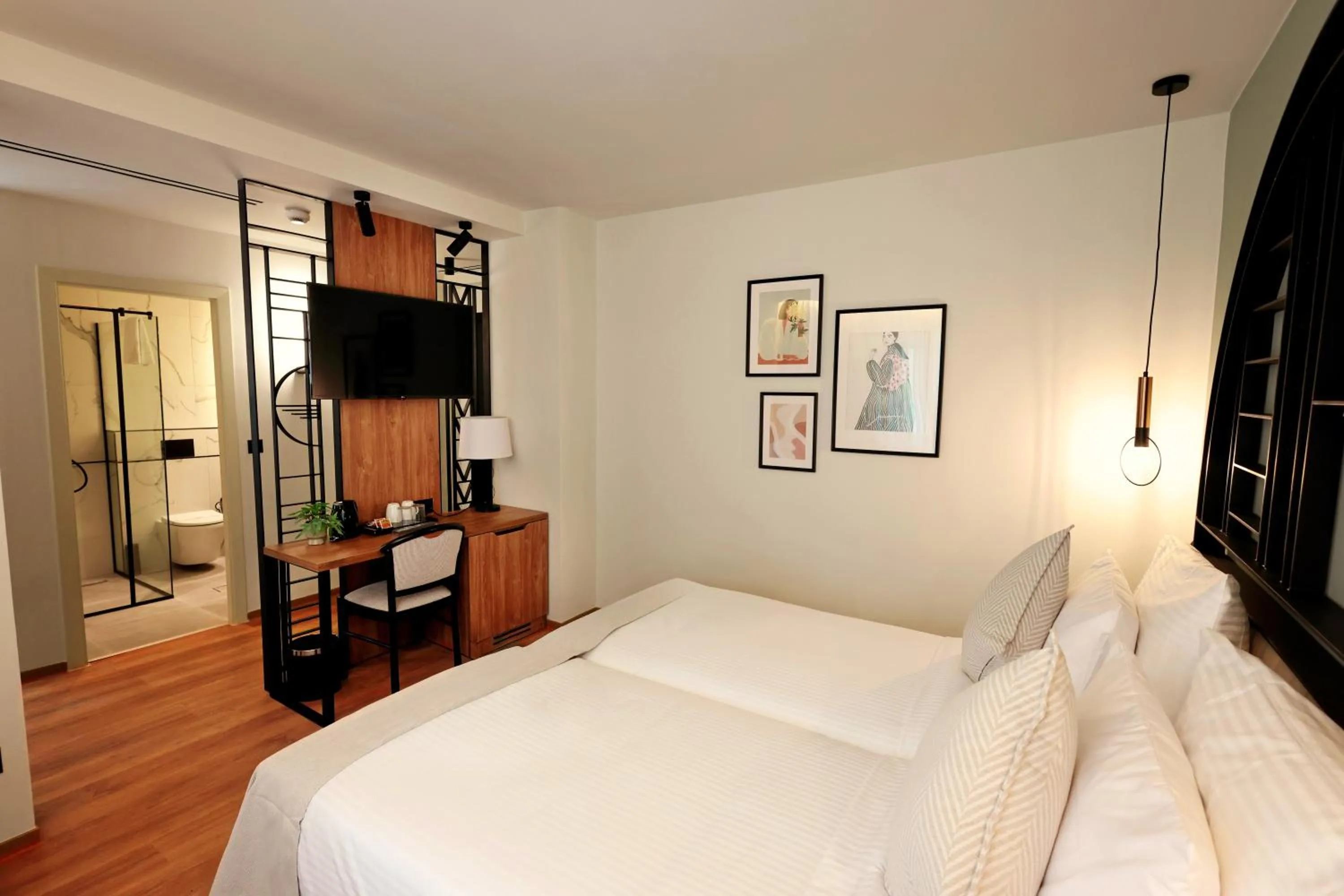 Bed in Zeus Essence Bucharest Opera