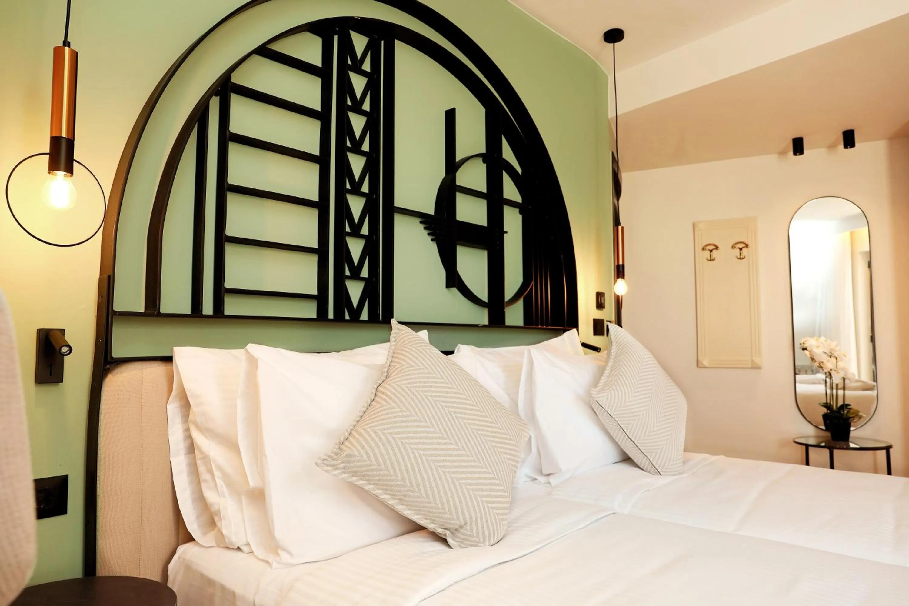 Bed in Zeus Essence Bucharest Opera