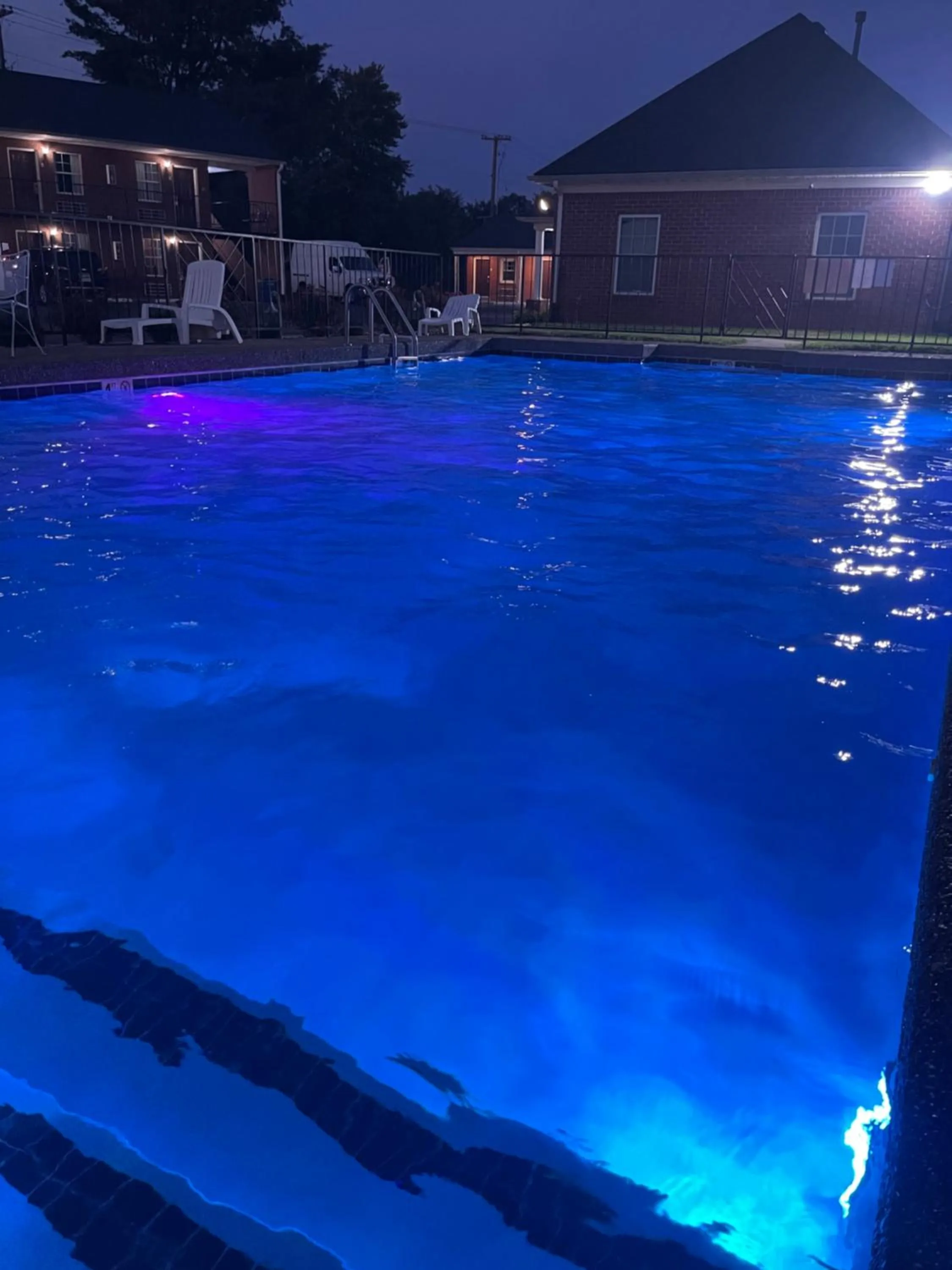 Pool view in Bourbon Capital Inn