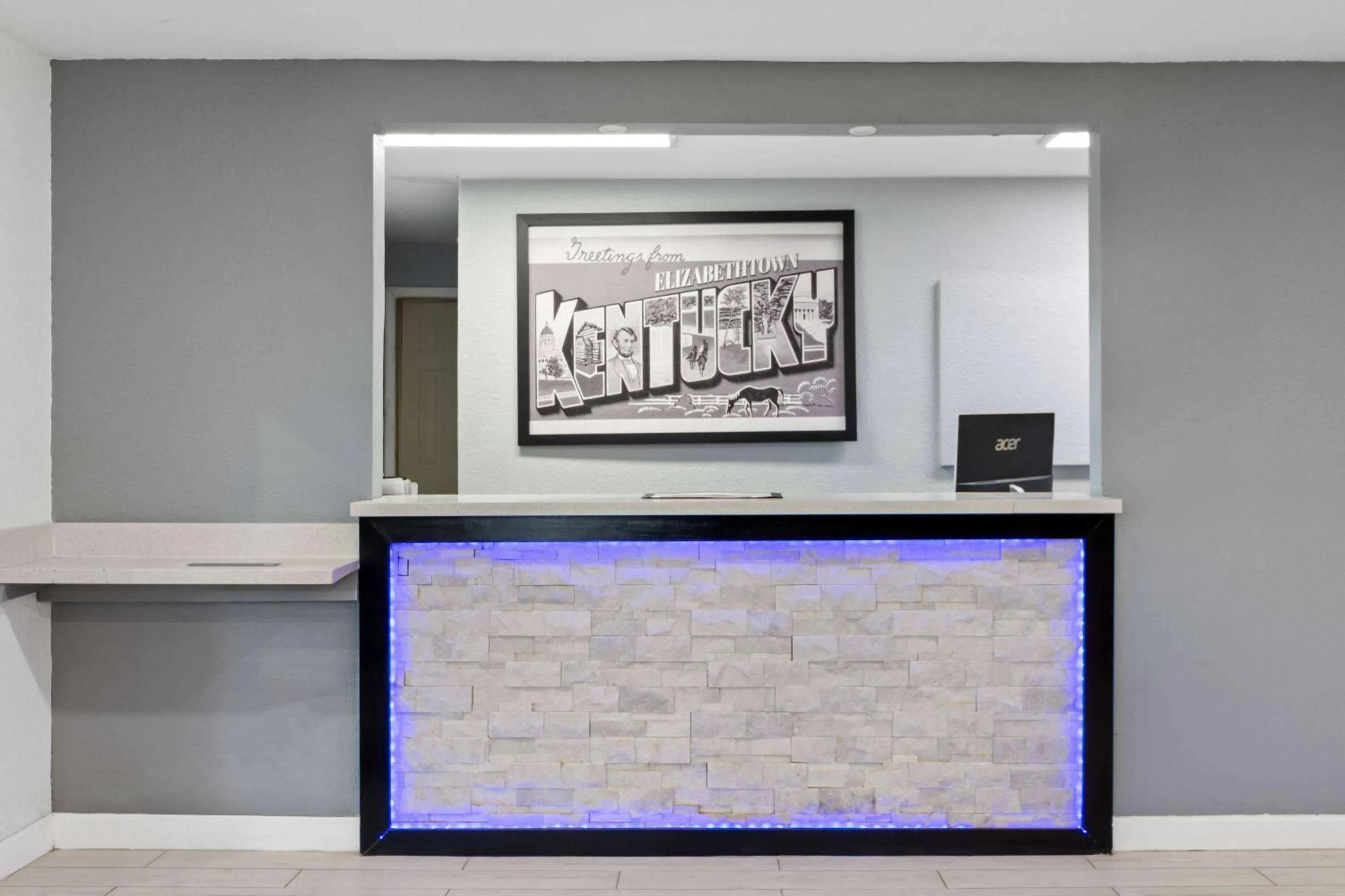 Lobby or reception in Super 8 by Wyndham Elizabethtown