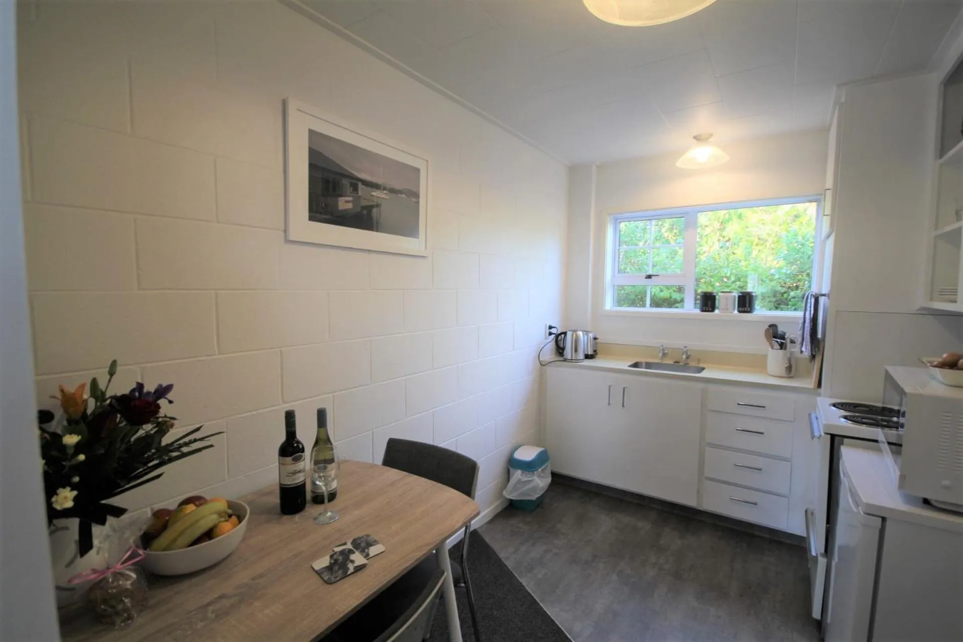 Kitchen or kitchenette in Beach Lodge Motels