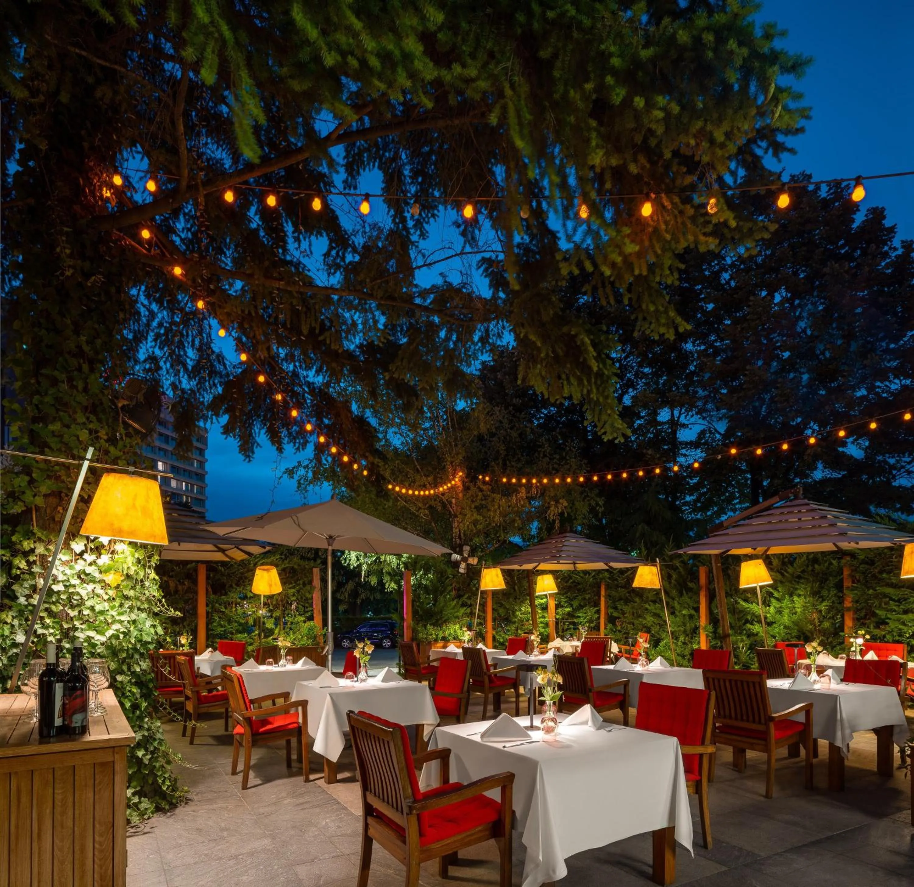 Restaurant/places to eat in Crowne Plaza Bucharest by IHG