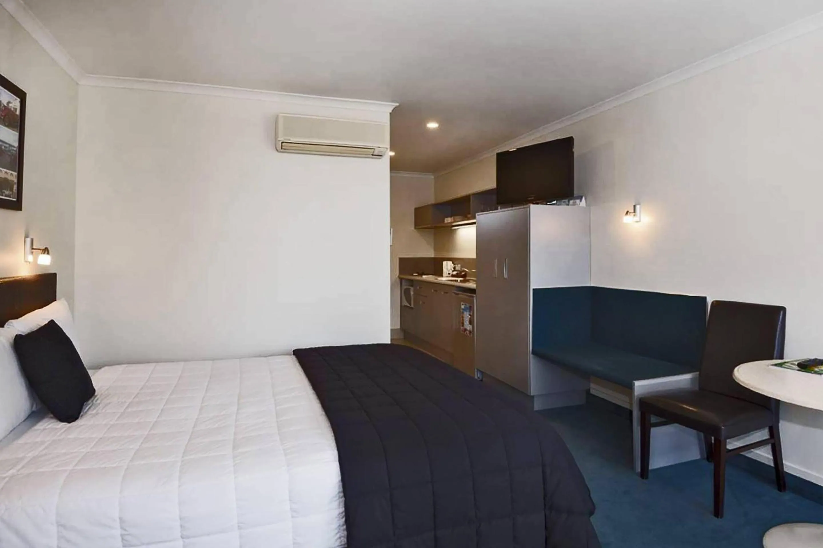 Bedroom, Bed in Quality Inn Napier