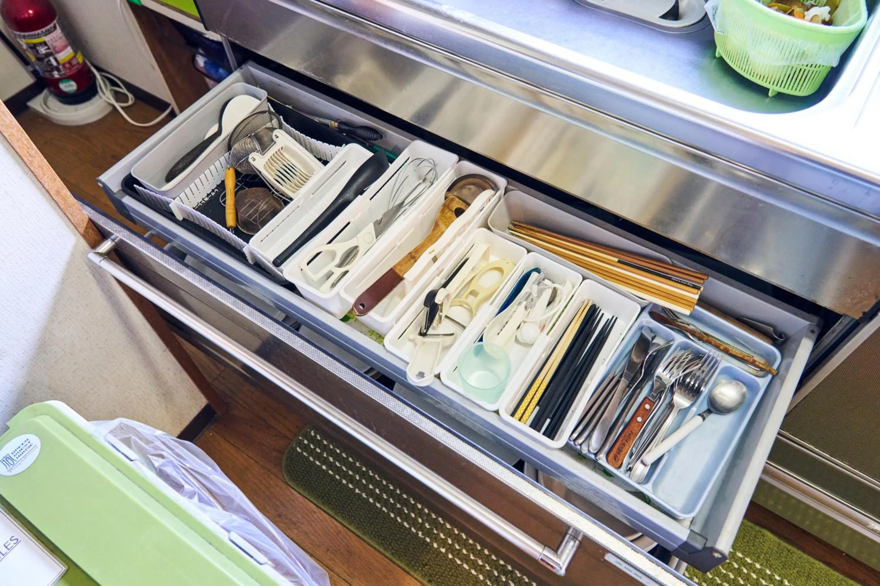 Communal kitchen in Green Guesthouse