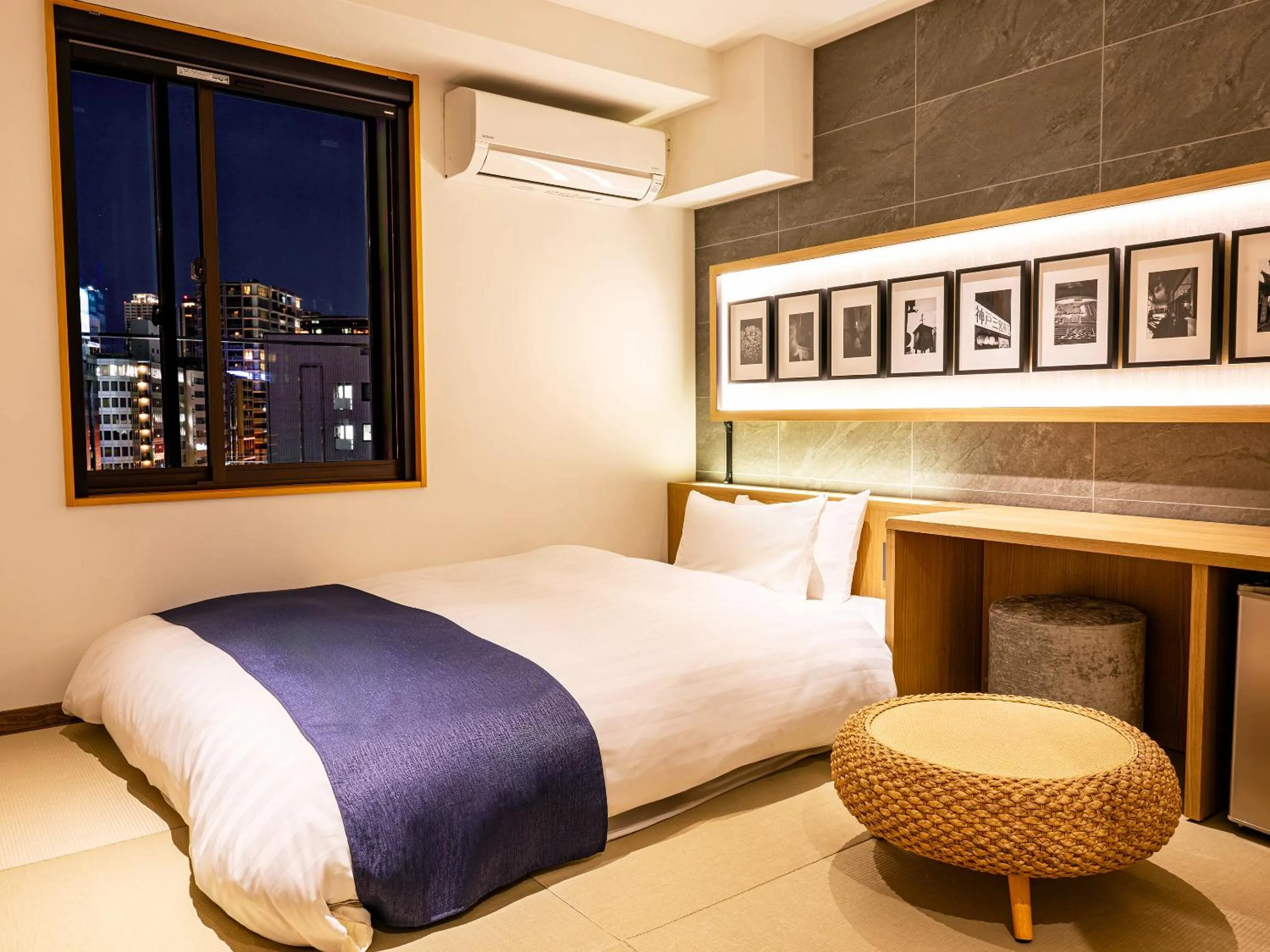 Bedroom, Bed in Kobe Port Tower Hotel