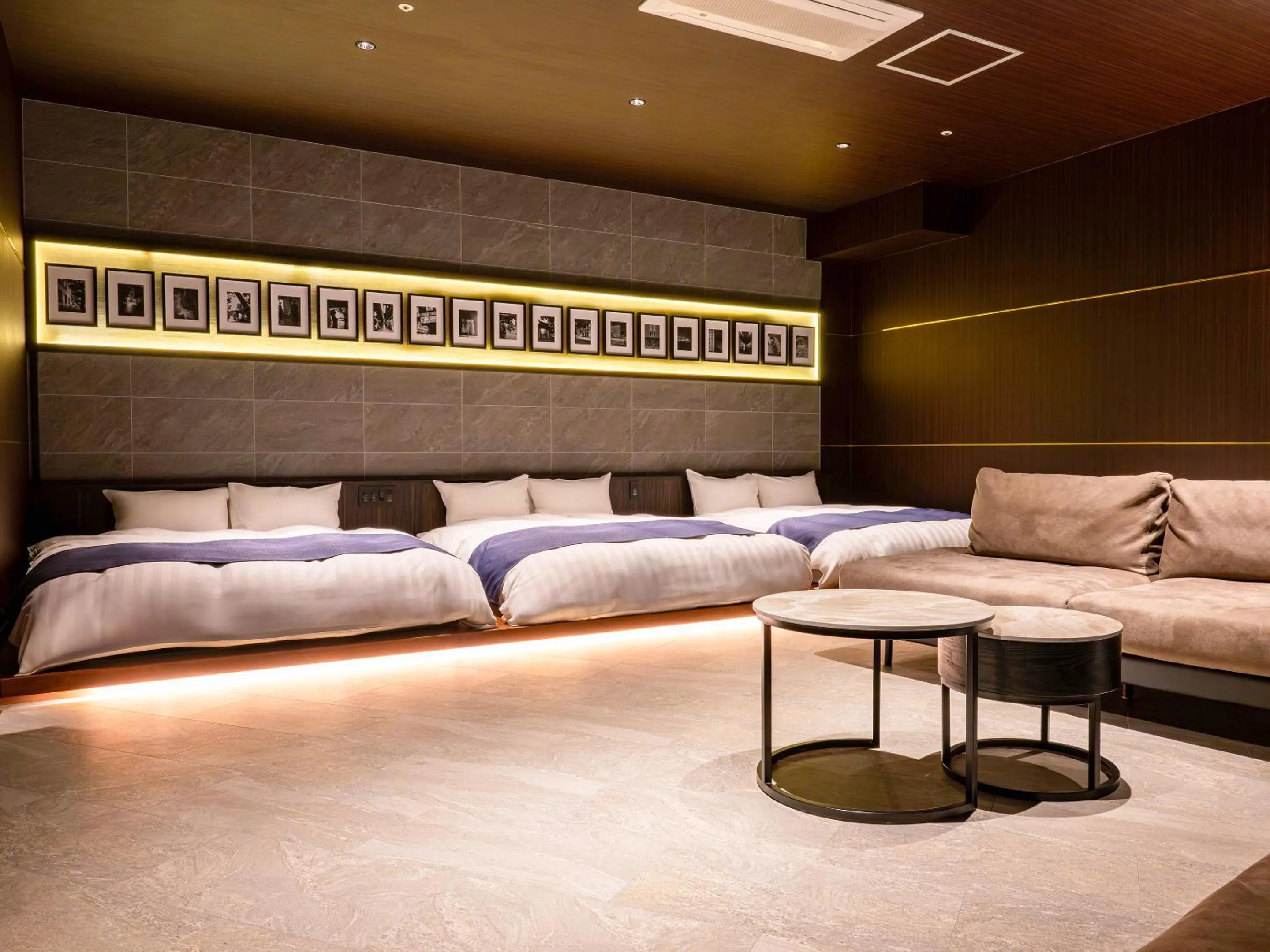 Bedroom, Bed in Kobe Port Tower Hotel