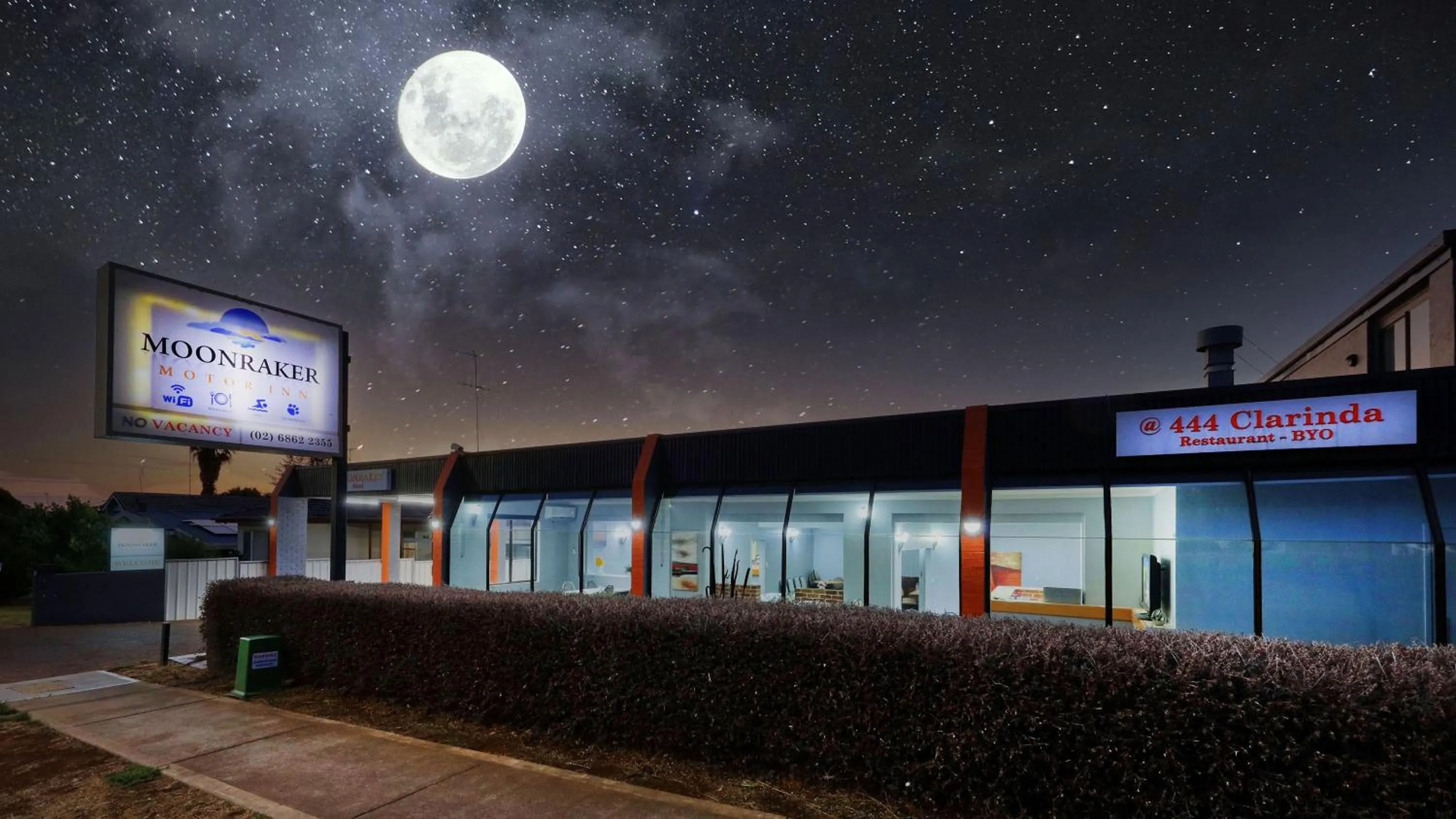 Property building in Moonraker Motor Inn