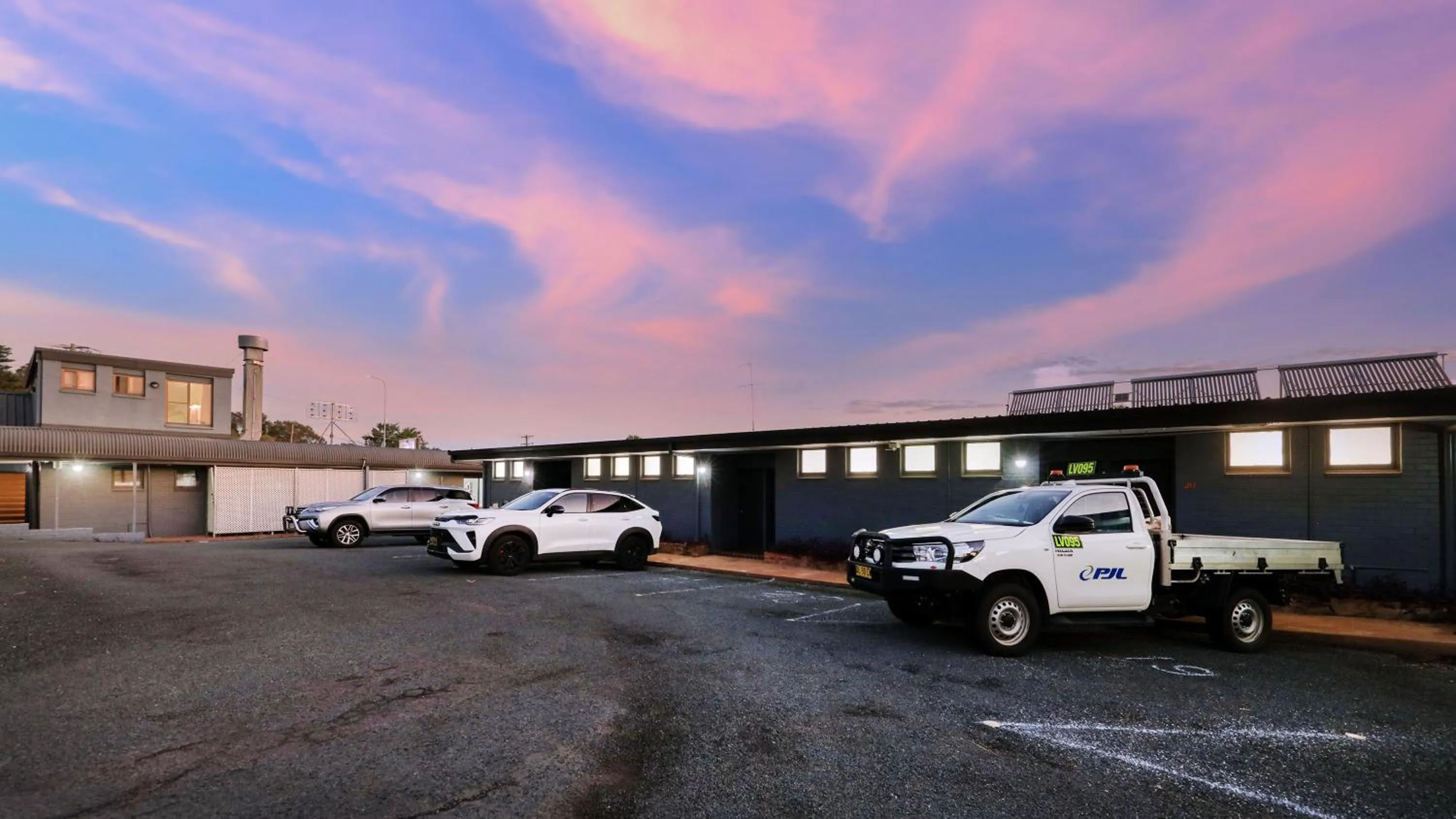 Parking in Moonraker Motor Inn