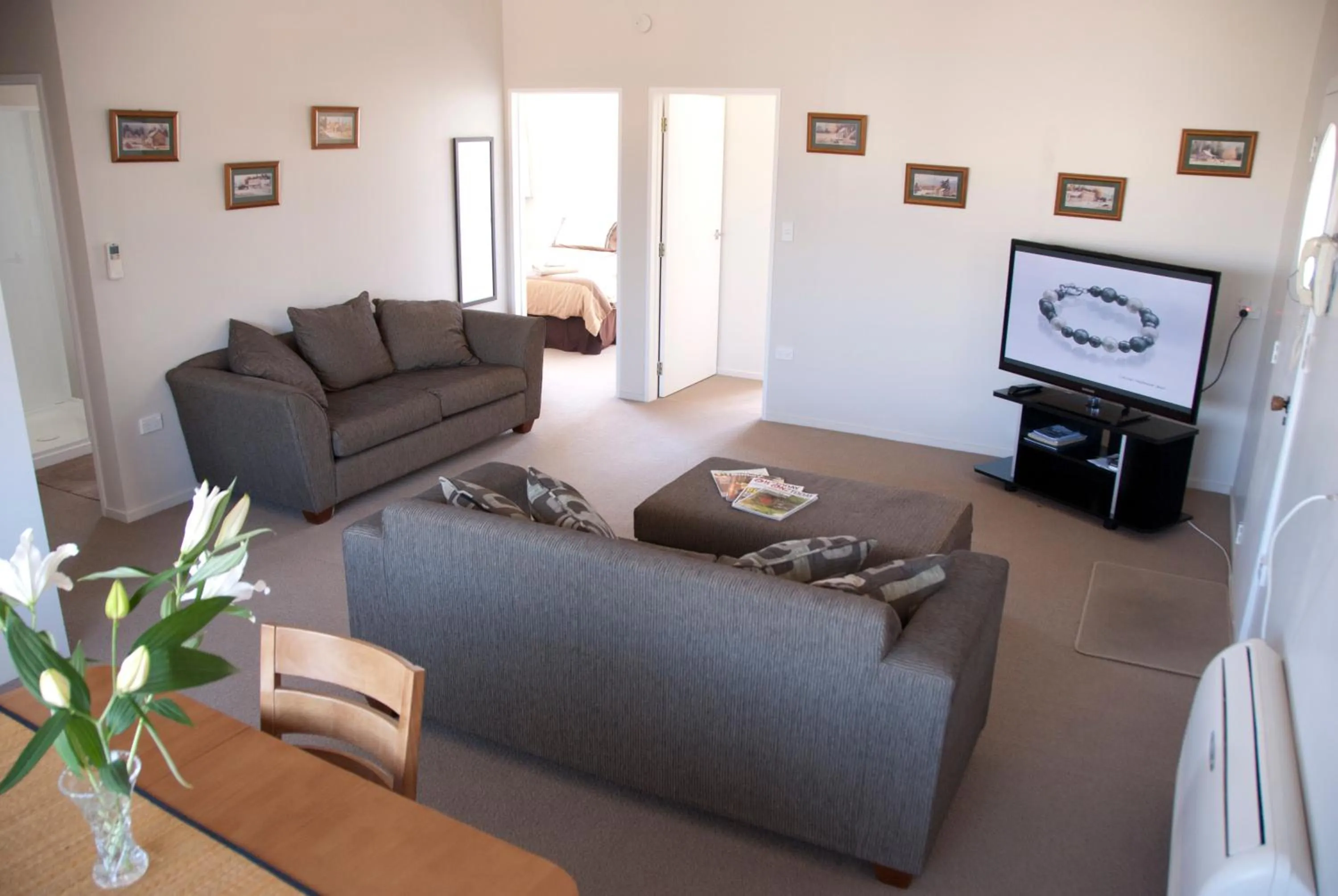 Day in Esplanade Motels