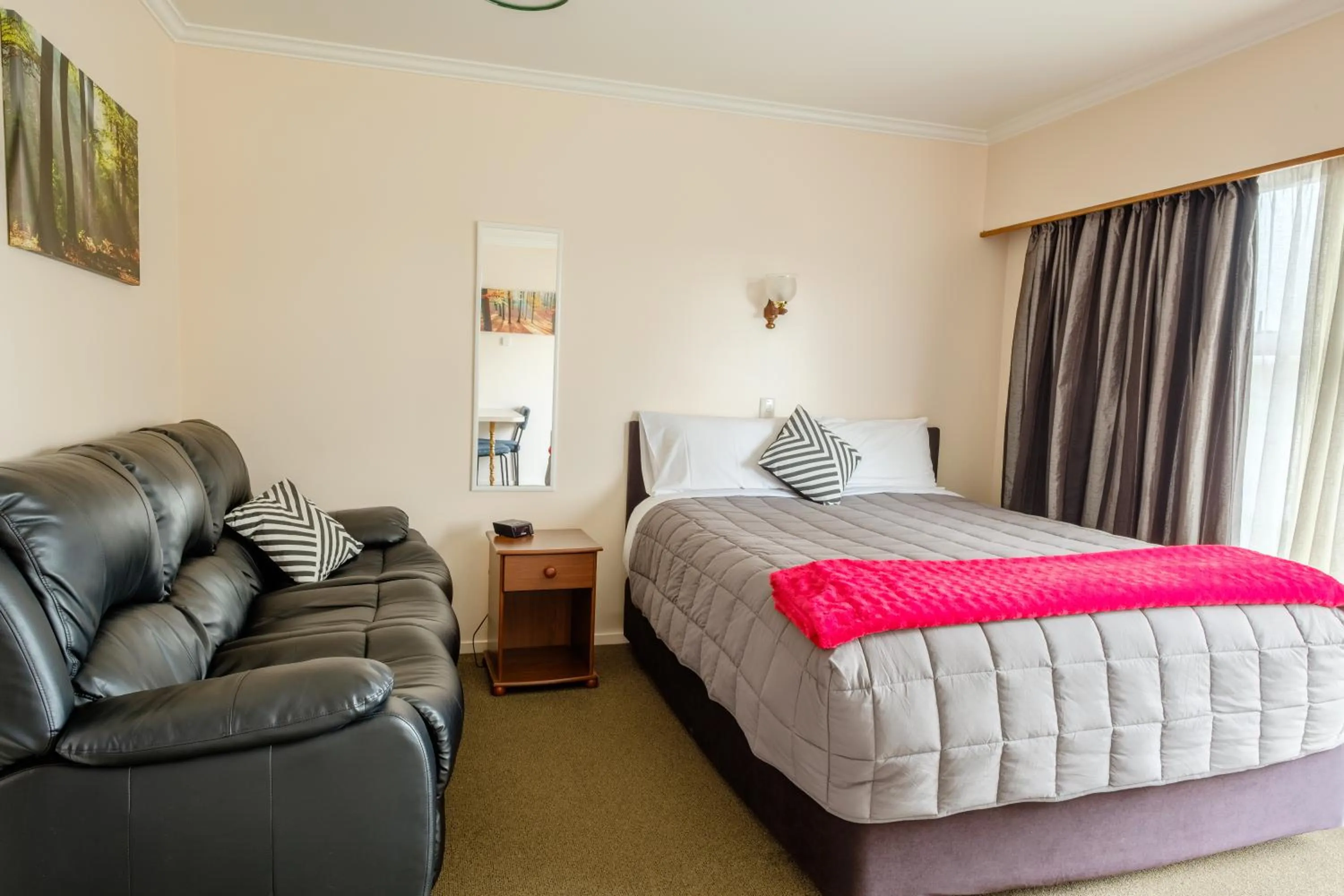 Bed in Esplanade Motels