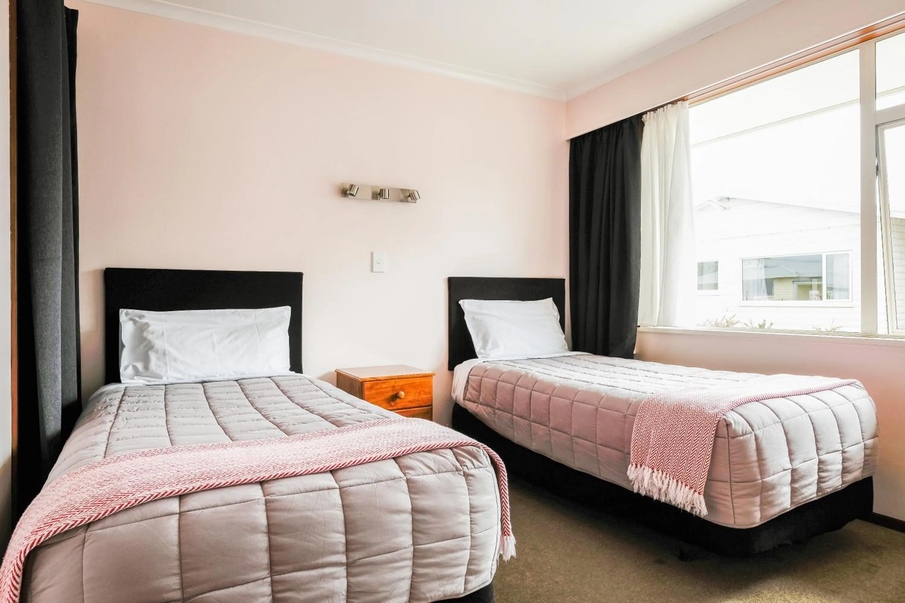 Bed in Esplanade Motels