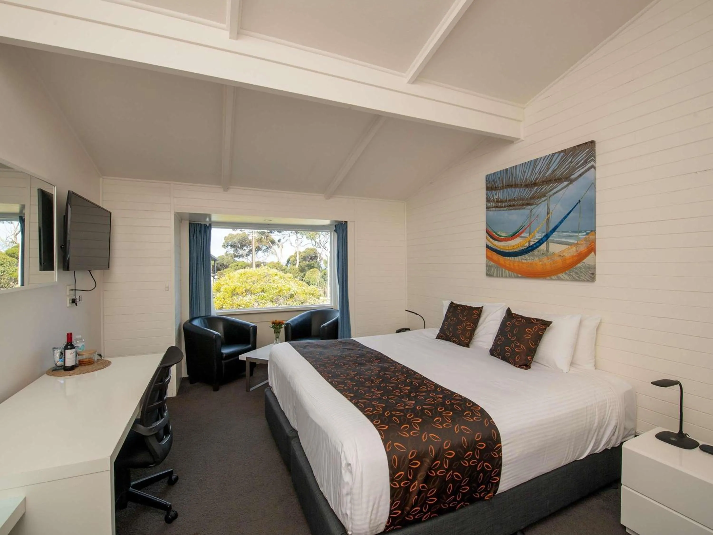 Bedroom, Bed in Mercure Kangaroo Island Lodge