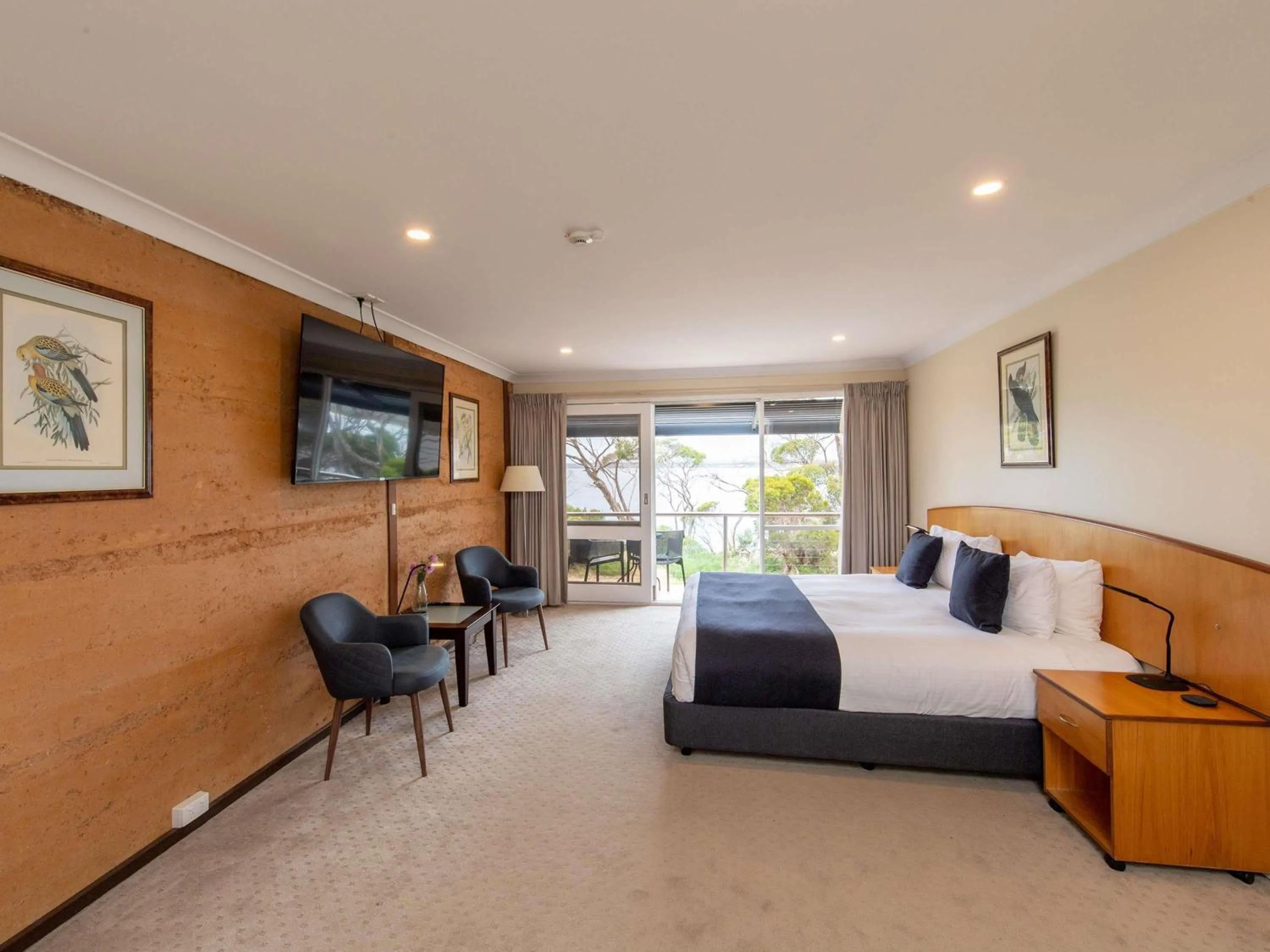 Bedroom, Bed in Mercure Kangaroo Island Lodge