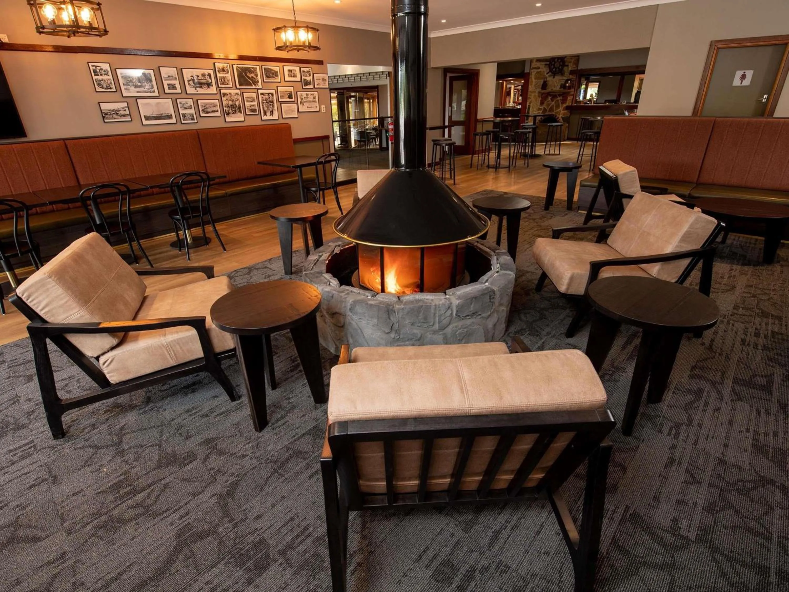 Lounge or bar in Mercure Kangaroo Island Lodge