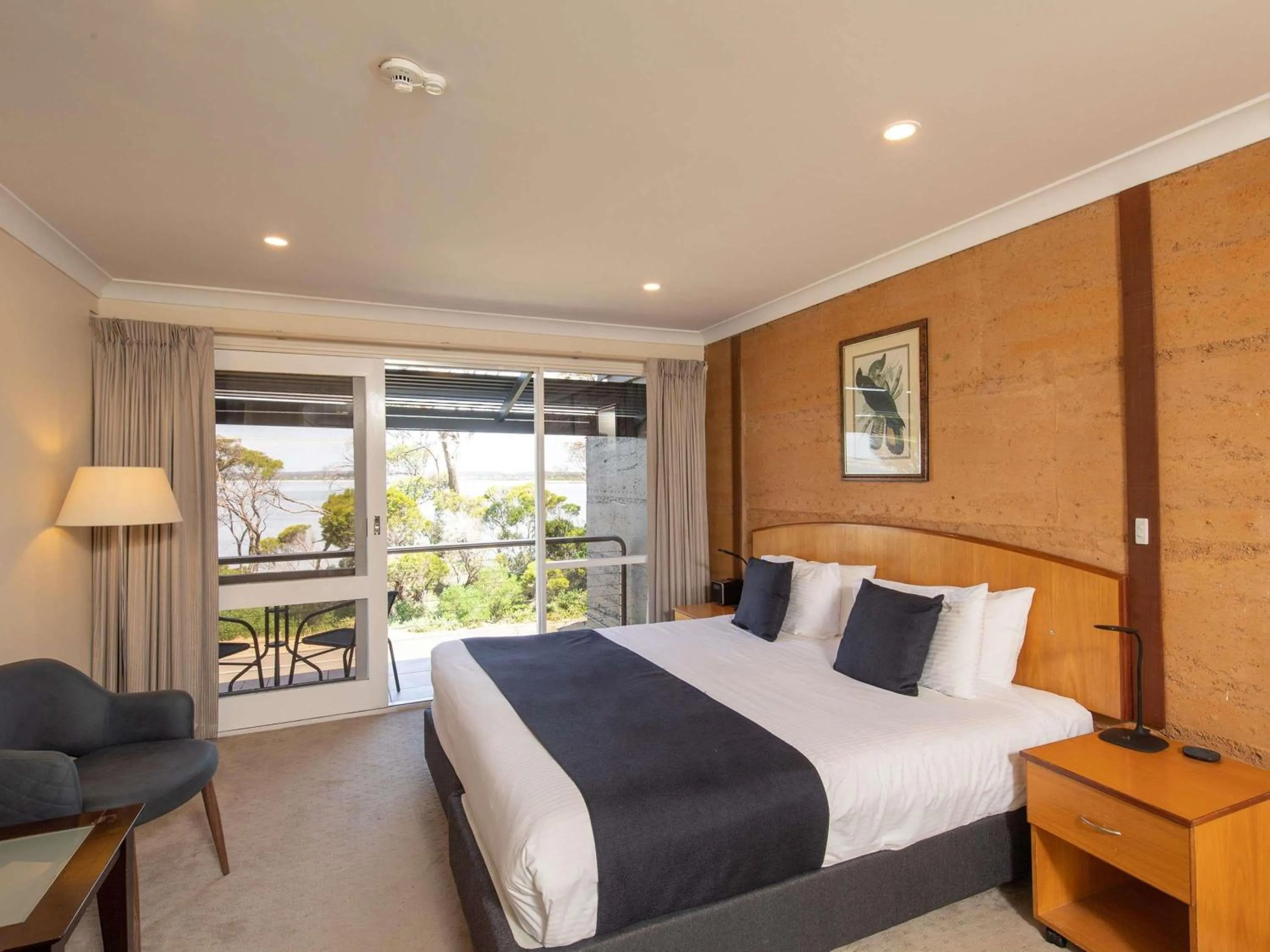 Bedroom, Bed in Mercure Kangaroo Island Lodge