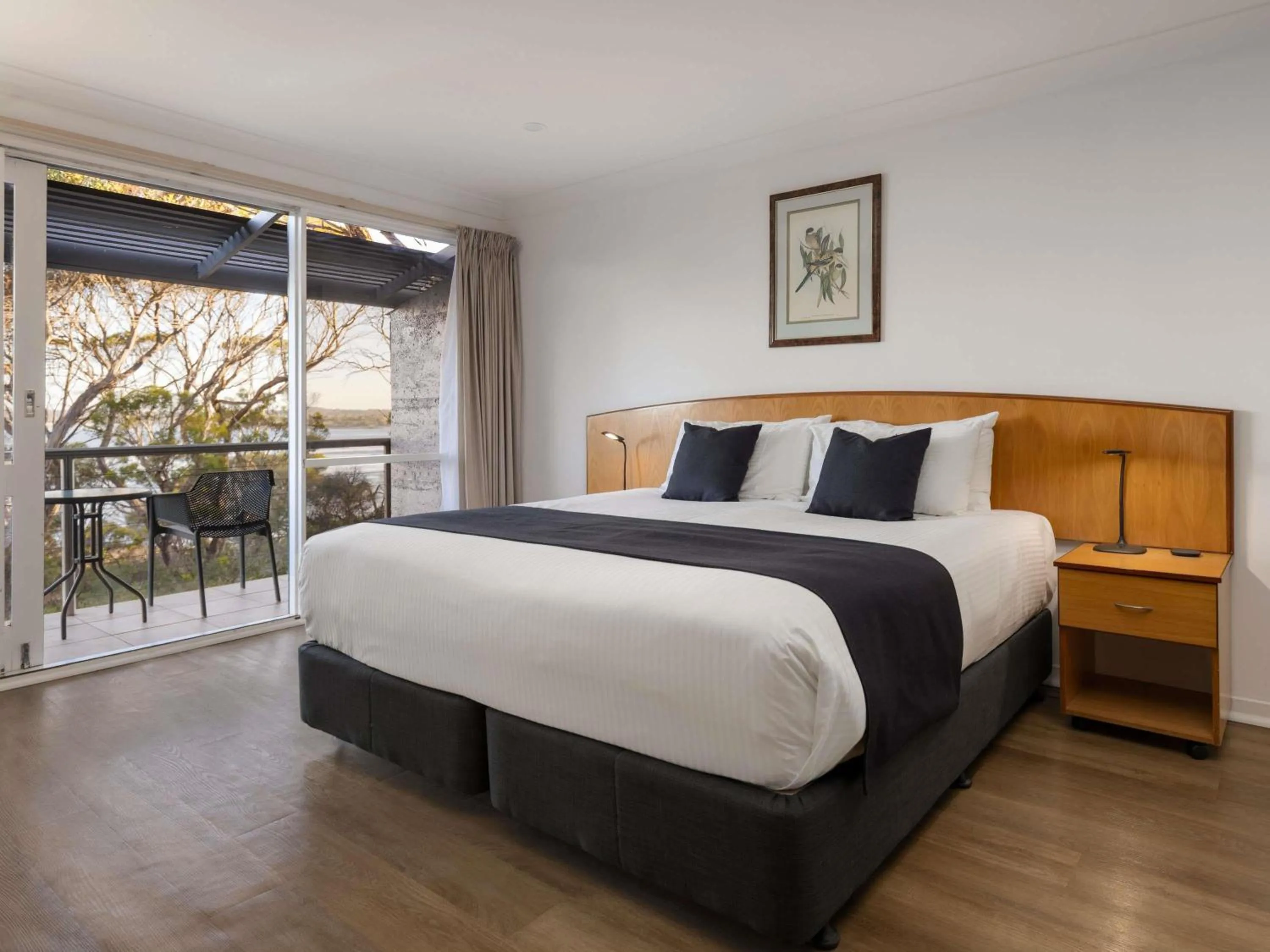 Bedroom, Bed in Mercure Kangaroo Island Lodge