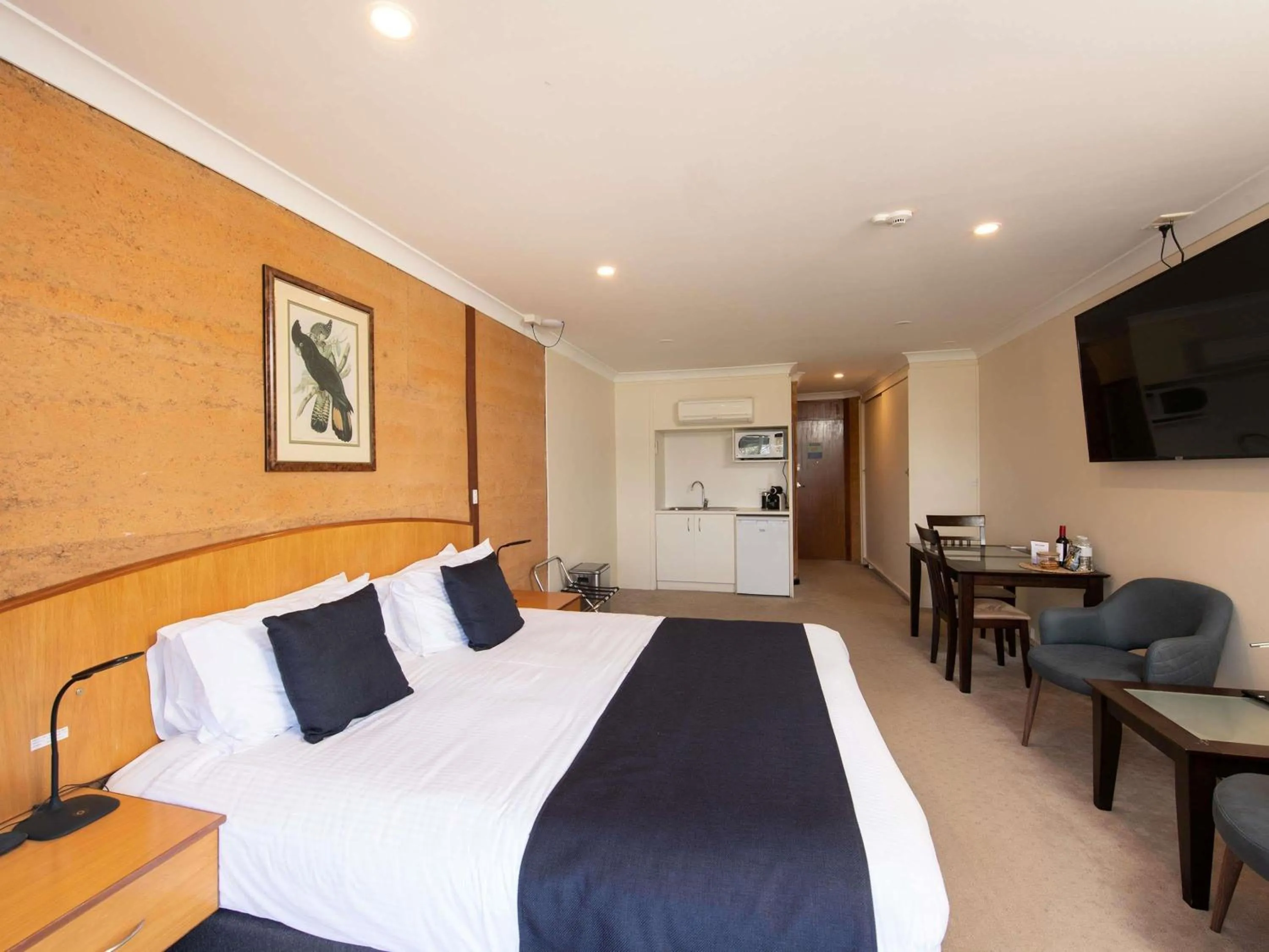 Bedroom, Bed in Mercure Kangaroo Island Lodge