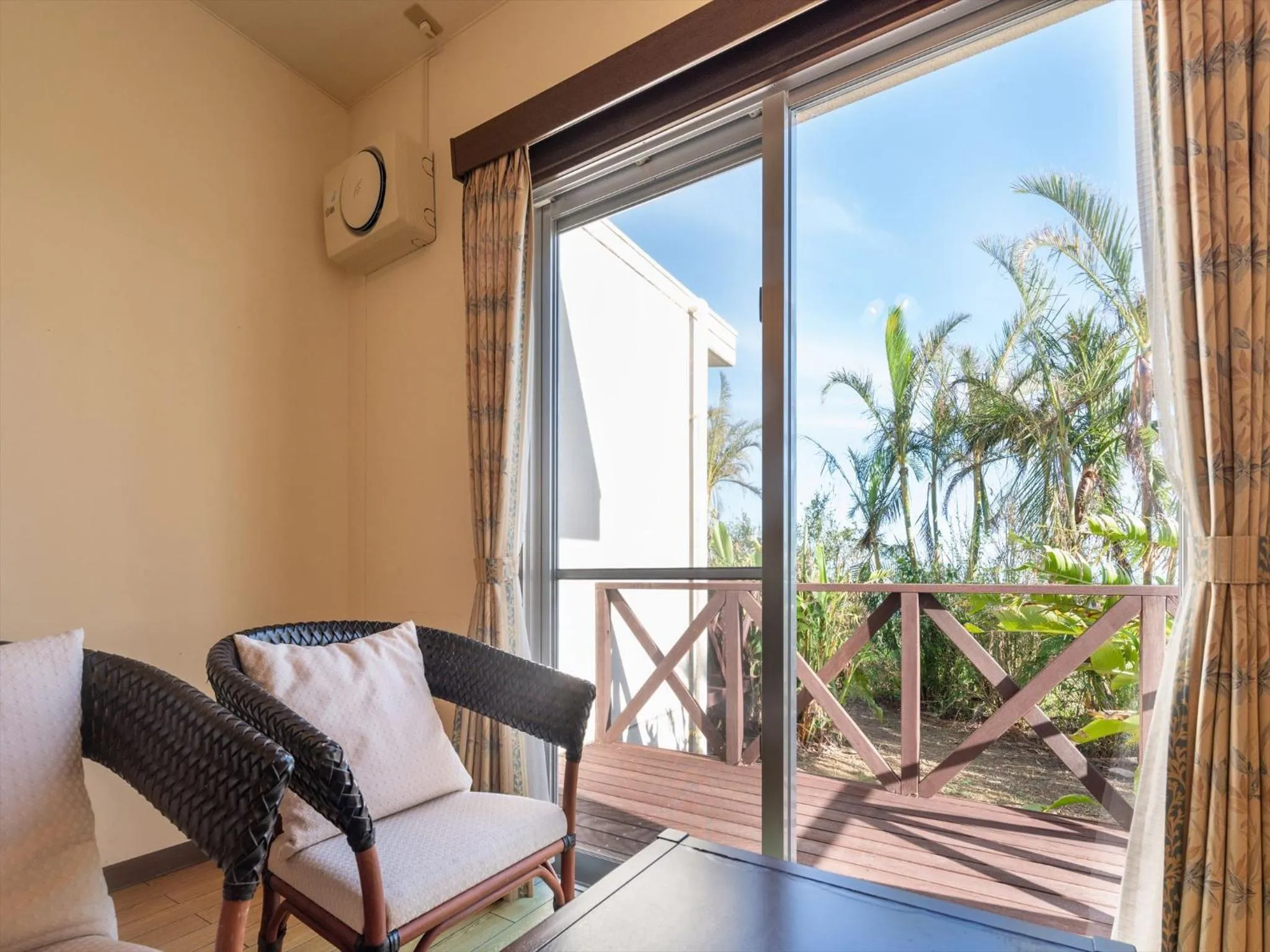 Photo of the whole room in Hotel La Teada Iriomote