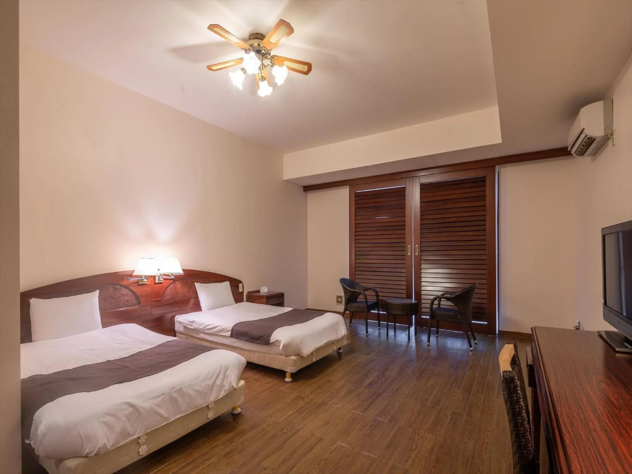 Photo of the whole room in Hotel La Teada Iriomote