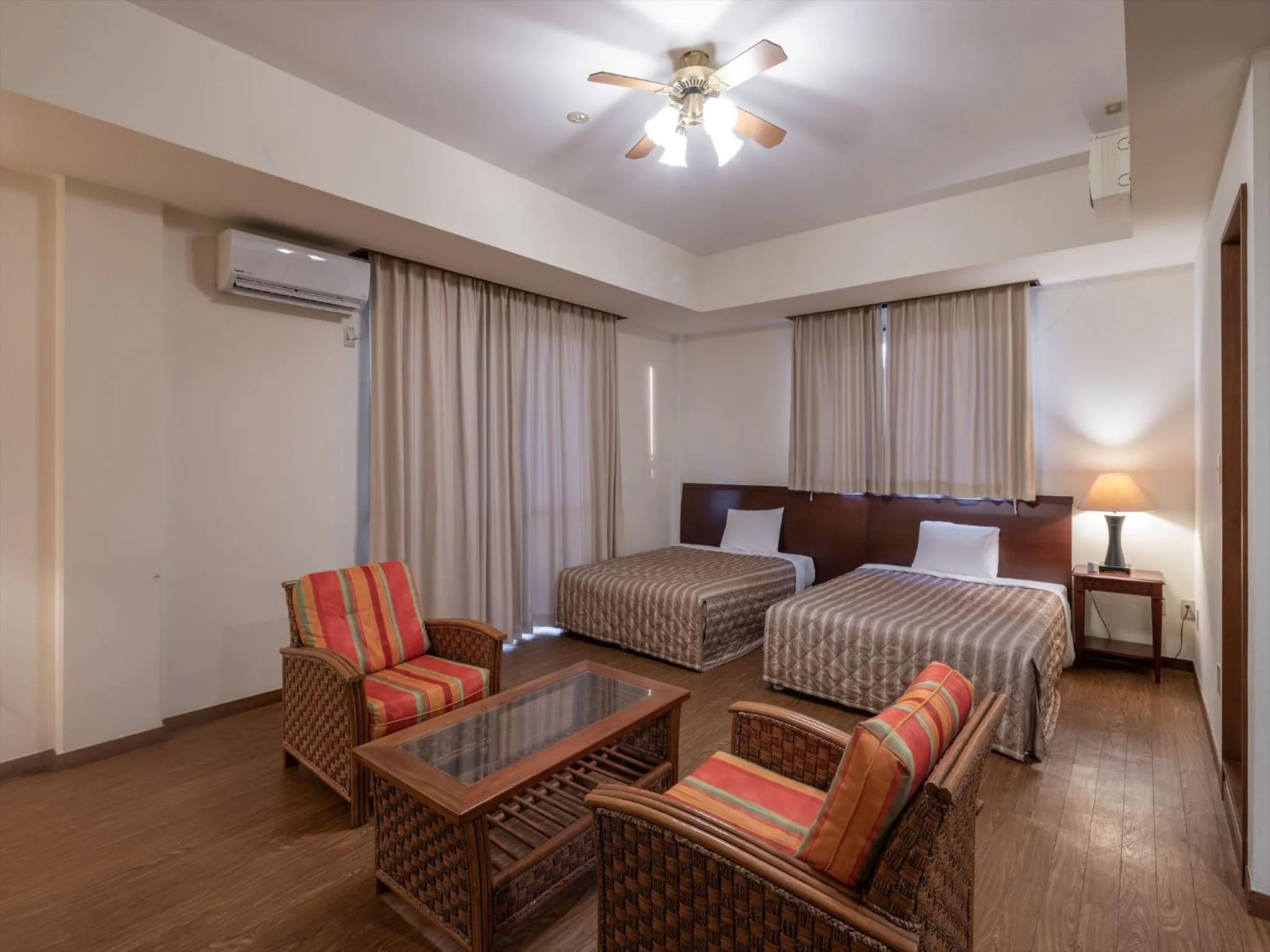 Photo of the whole room in Hotel La Teada Iriomote