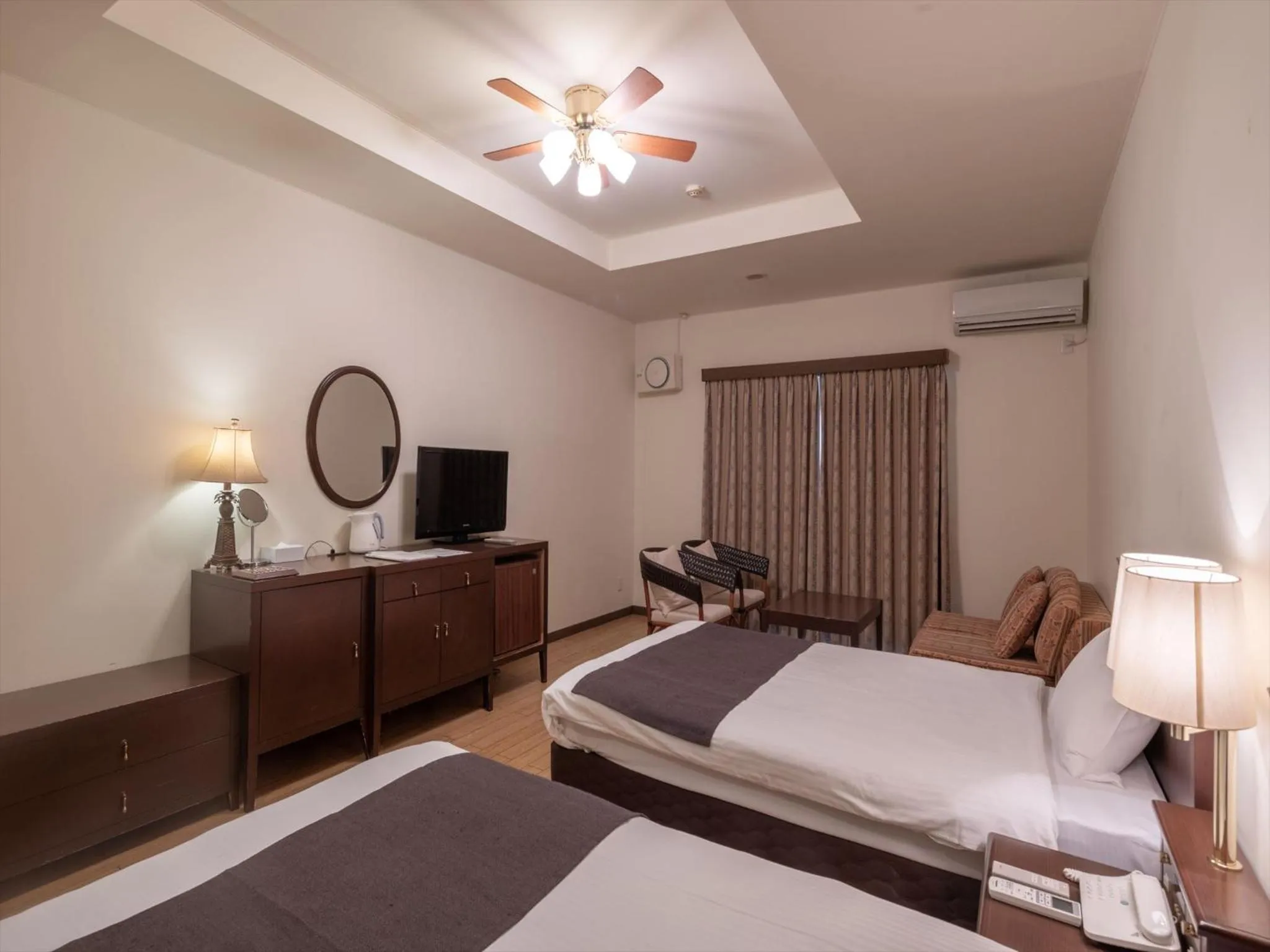 Photo of the whole room in Hotel La Teada Iriomote