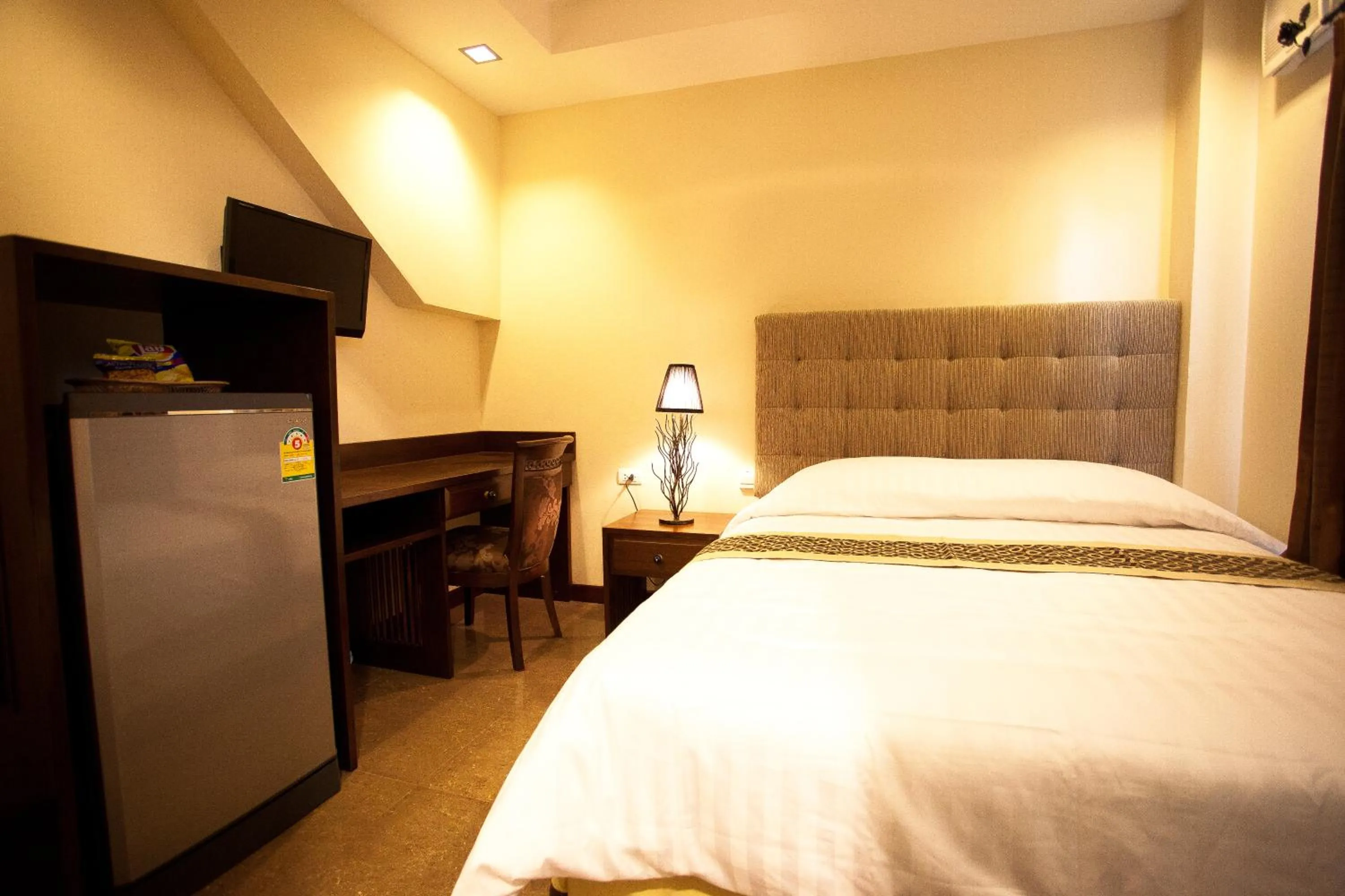 Photo of the whole room, Bed in At Home At Chiang Mai