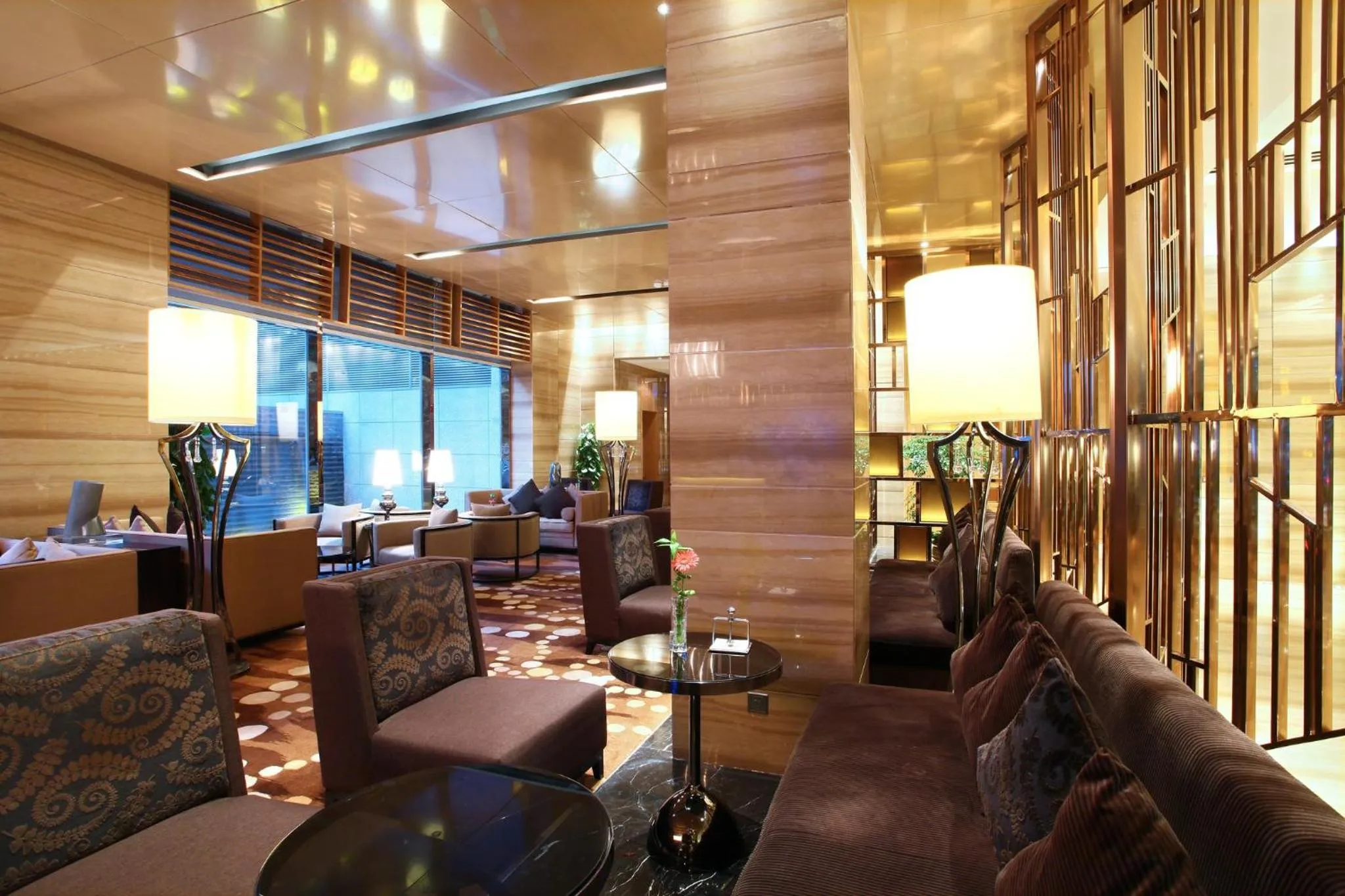 Lounge or bar in Holiday Inn Chengdu Oriental Plaza