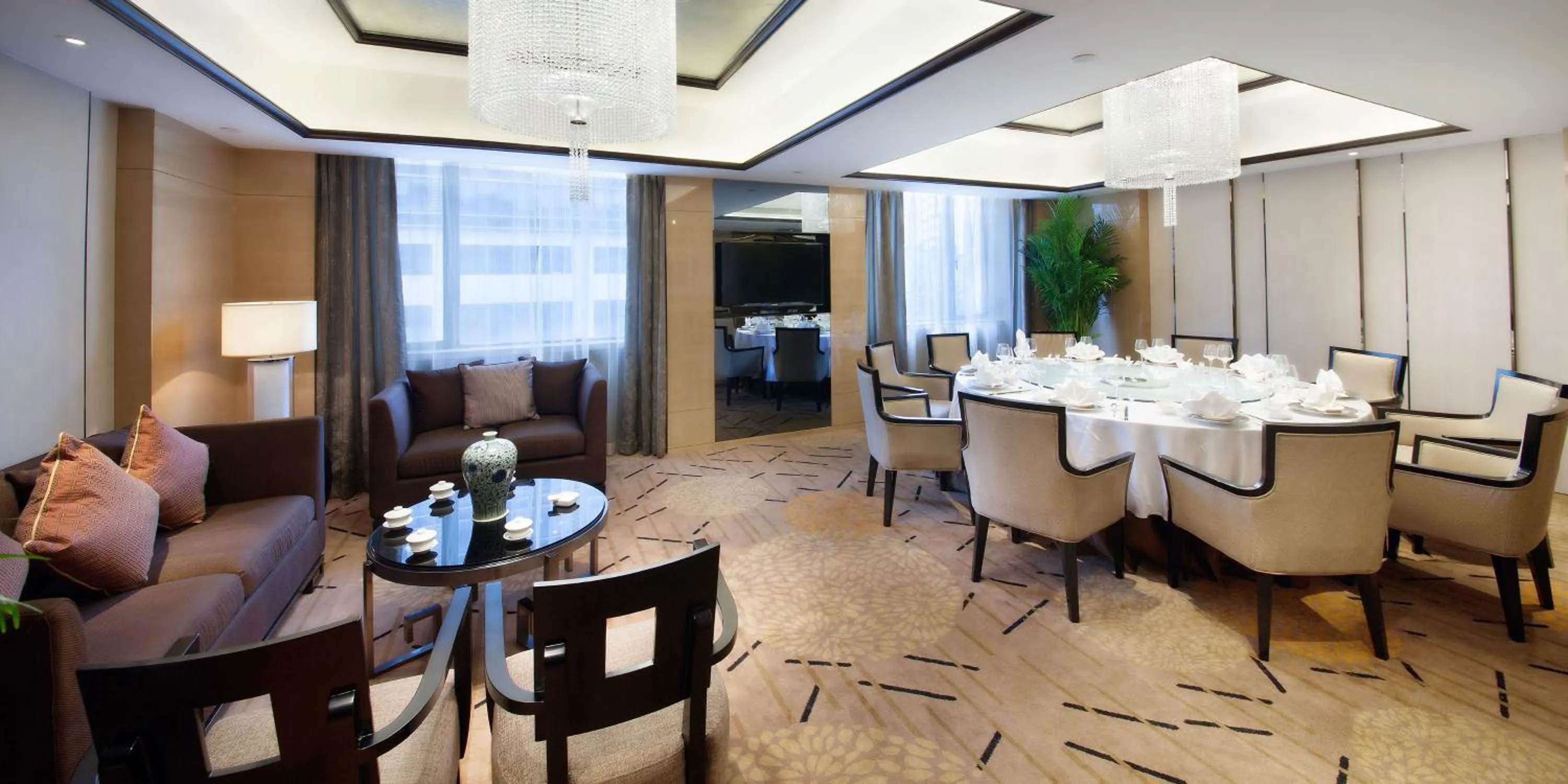 Restaurant/places to eat in Holiday Inn Chengdu Oriental Plaza