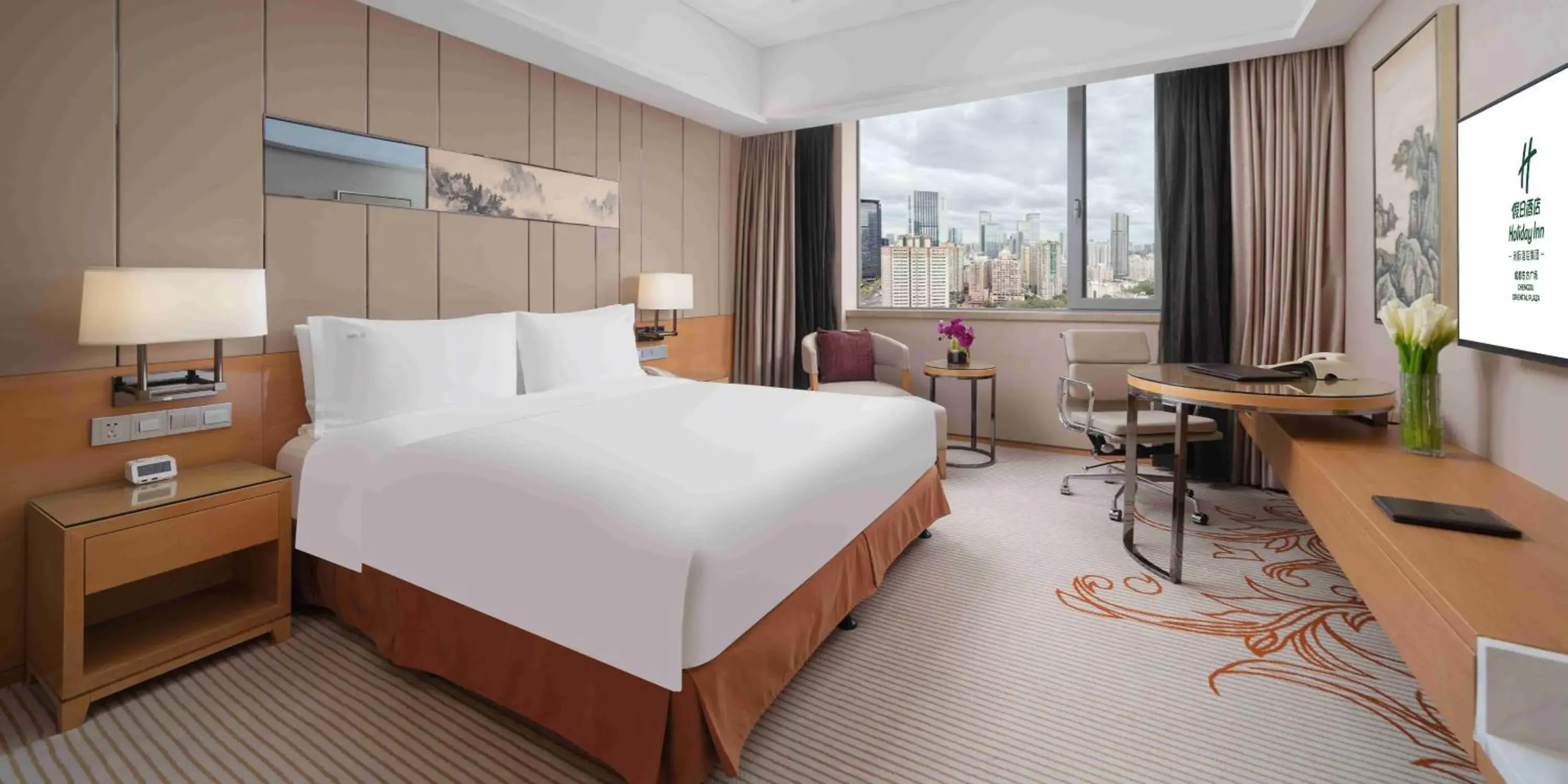 One Bed King Suite with Lounge Access High Floor in Holiday Inn Chengdu Oriental Plaza One Bed King Suite with Lounge Access High Floor in Holiday Inn Chengdu Oriental Plaza