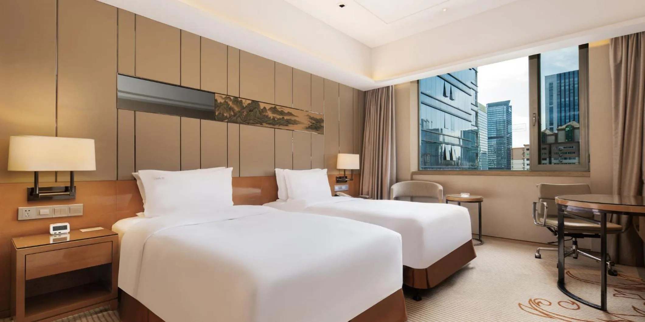 Photo of the whole room, Bed in Holiday Inn Chengdu Oriental Plaza