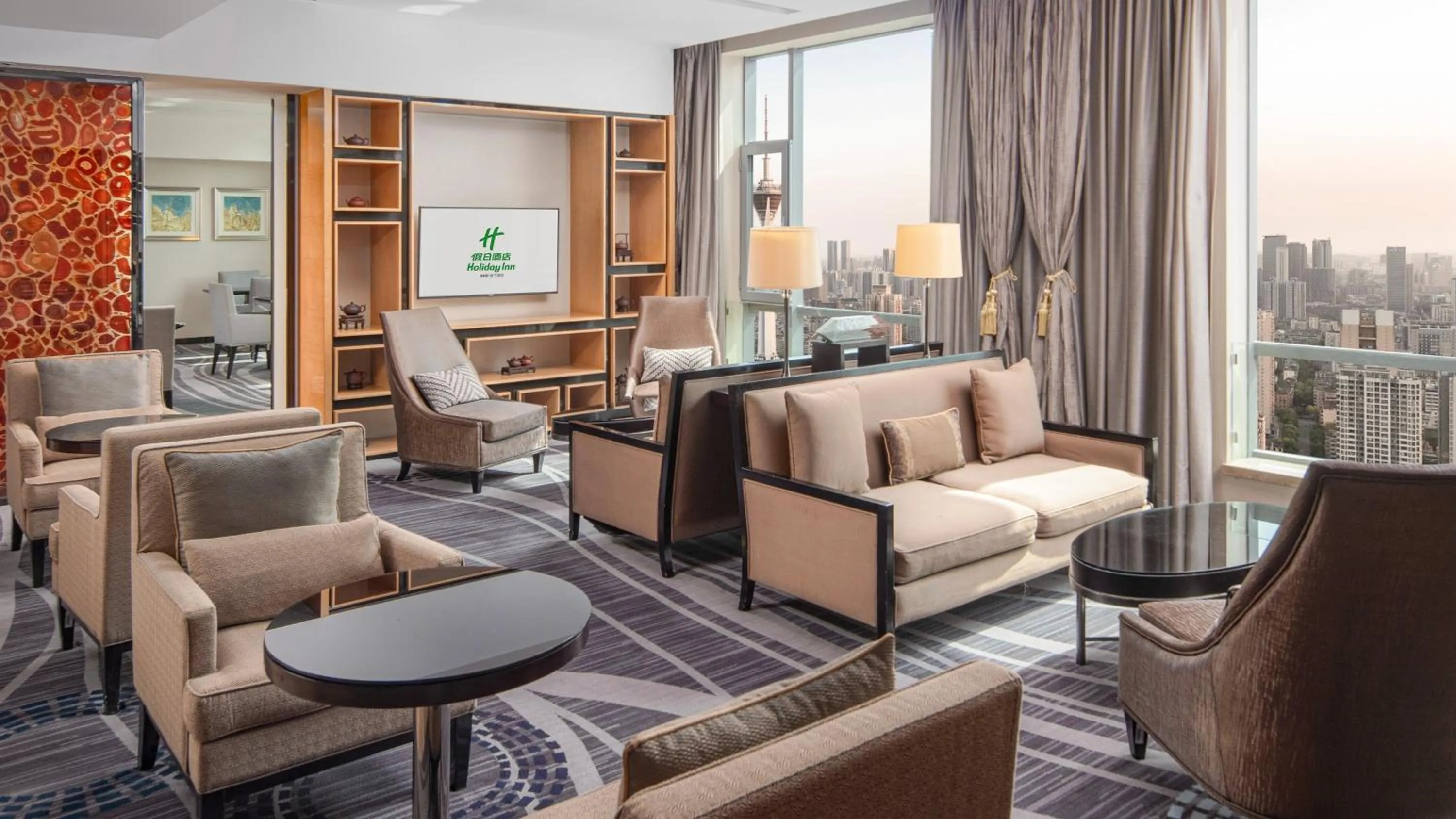 Lounge or bar in Holiday Inn Chengdu Oriental Plaza