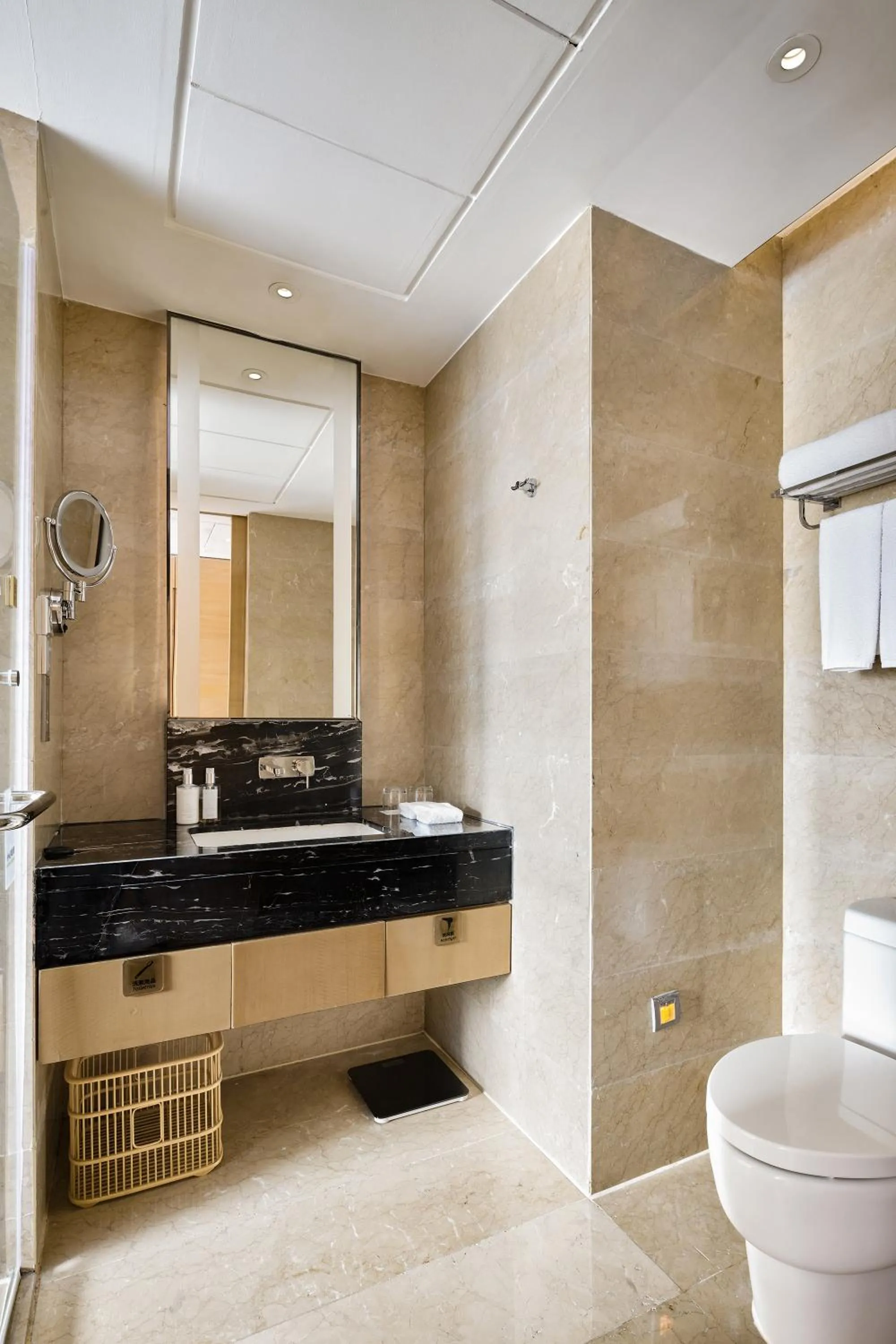 Bathroom in Holiday Inn Chengdu Oriental Plaza