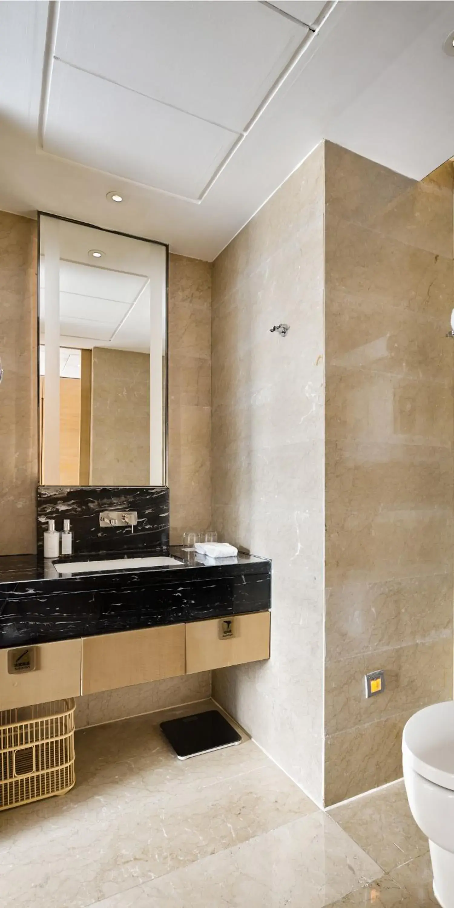 Standard Double Room with Lounge Access - High Floor in Holiday Inn Chengdu Oriental Plaza Standard Double Room with Lounge Access - High Floor in Holiday Inn Chengdu Oriental Plaza