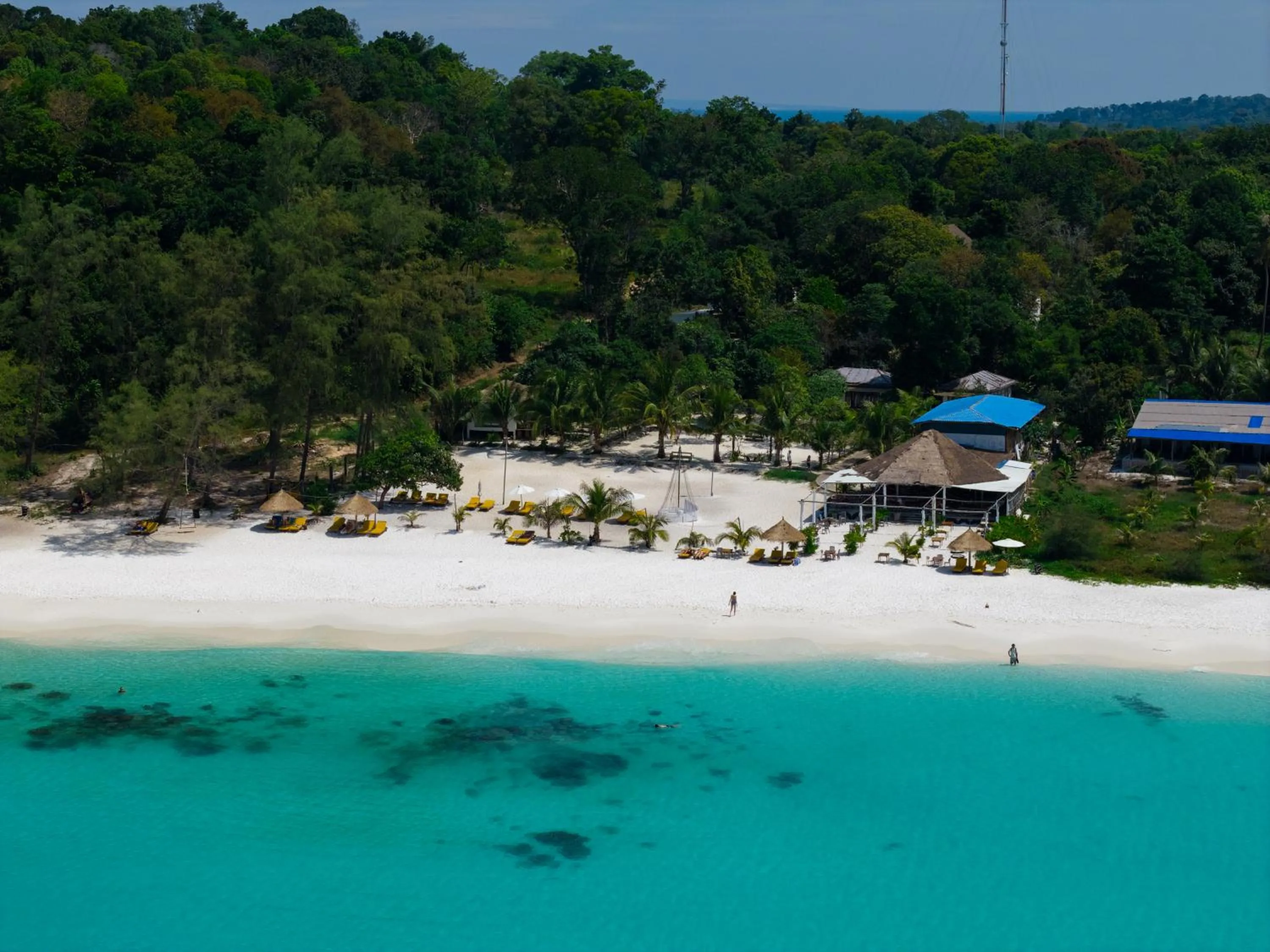 Snorkeling in Long Beach Resort Koh Rong