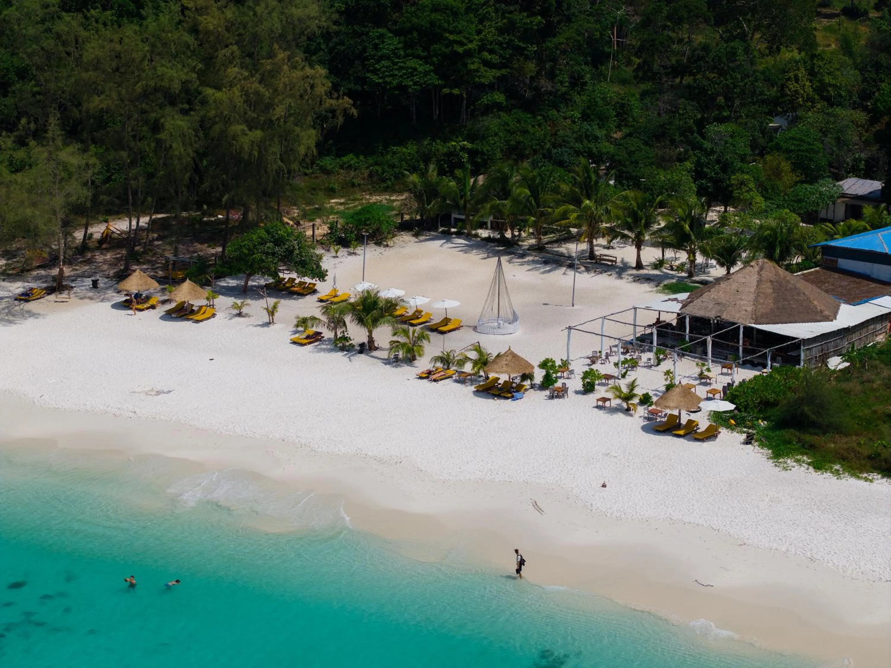 Beach in Long Beach Resort Koh Rong