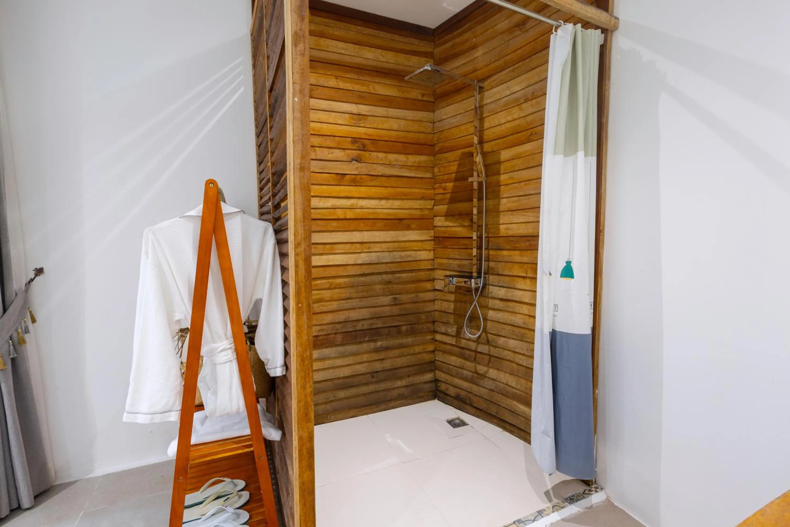 Shower in Long Beach Resort Koh Rong