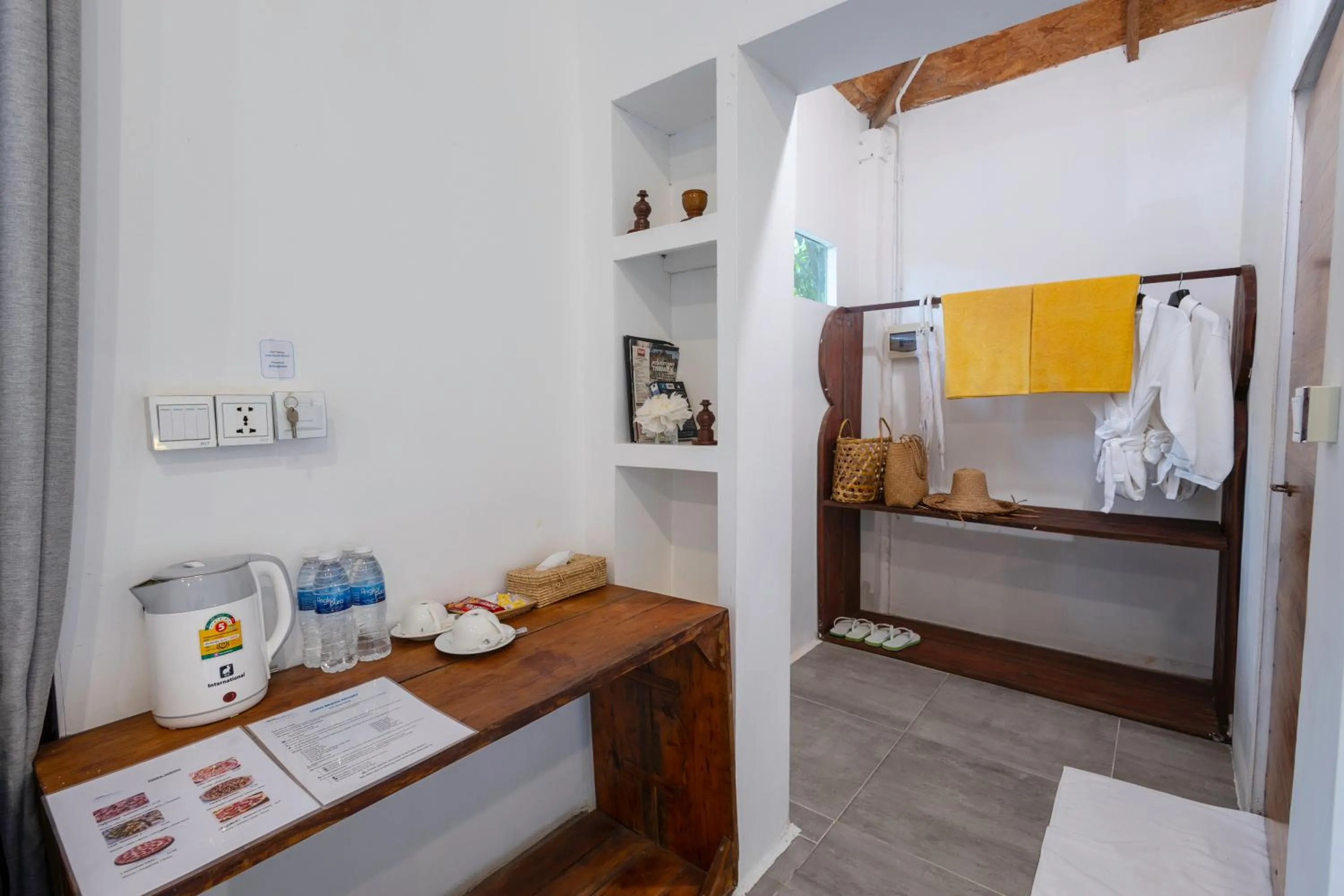 Coffee/tea facilities, Bed in Long Beach Resort Koh Rong