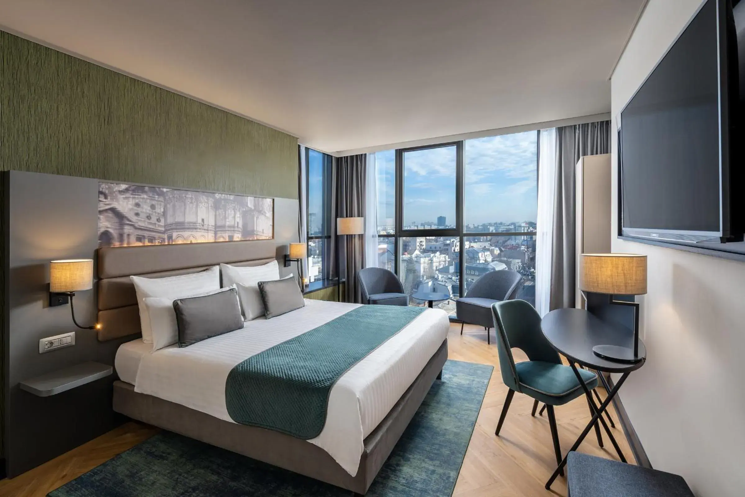 Deluxe Double Room in Leonardo Hotel Bucharest City Center Deluxe Double Room in Leonardo Hotel Bucharest City Center