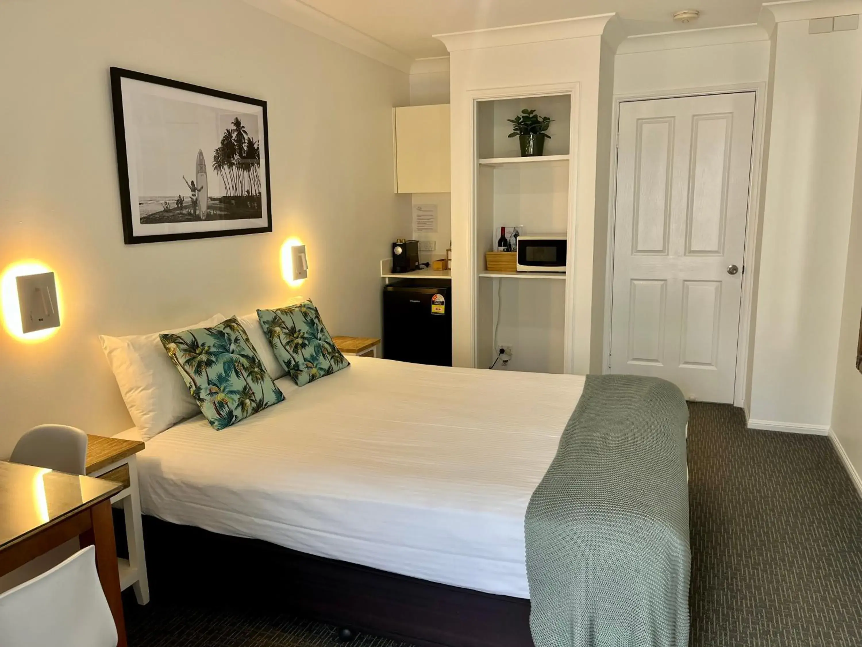 Standard Queen Room in The Carmel Yamba Standard Queen Room in The Carmel Yamba