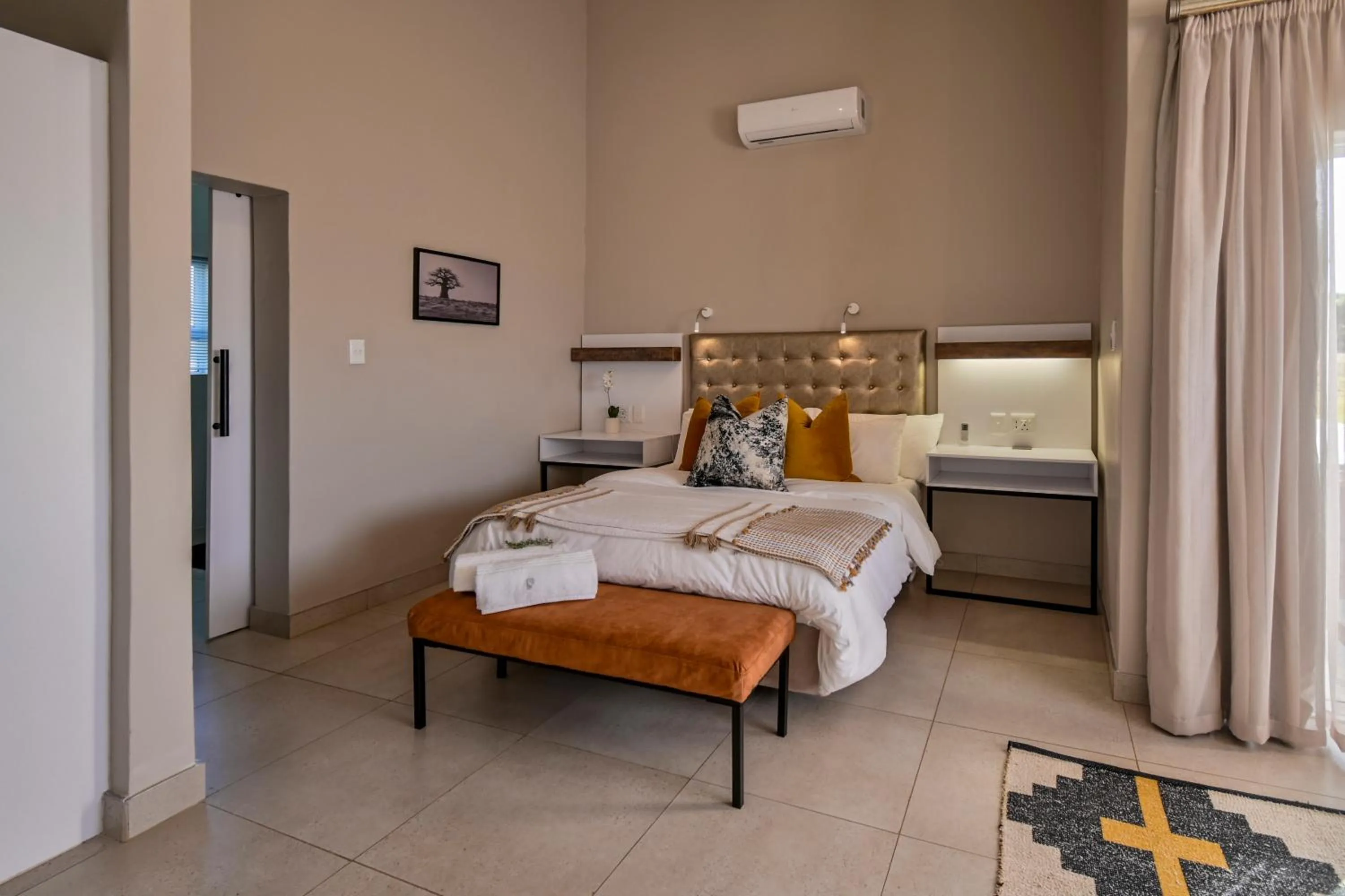 Bed in Summer PALACE Guesthouse