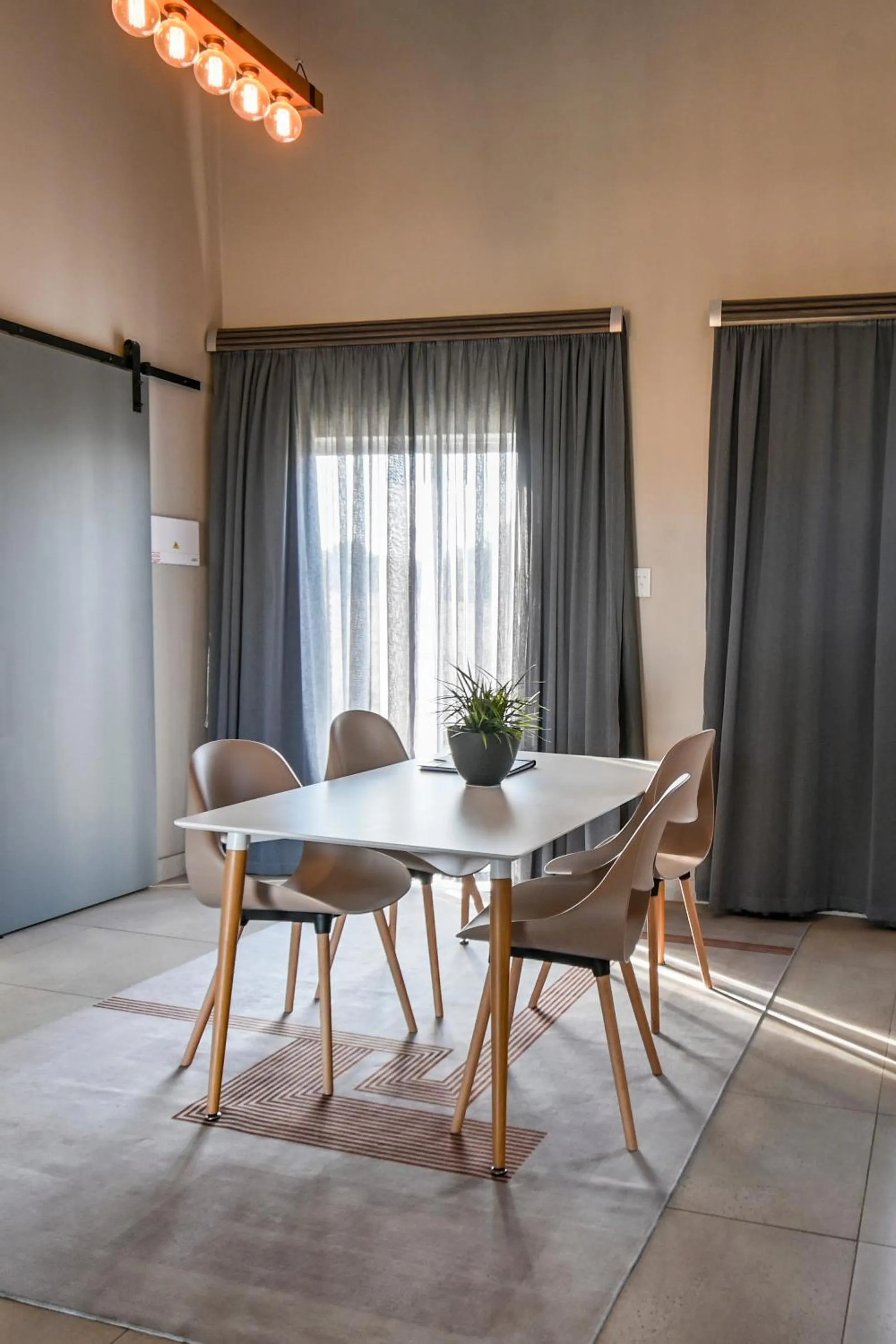 Dining area in Summer PALACE Guesthouse