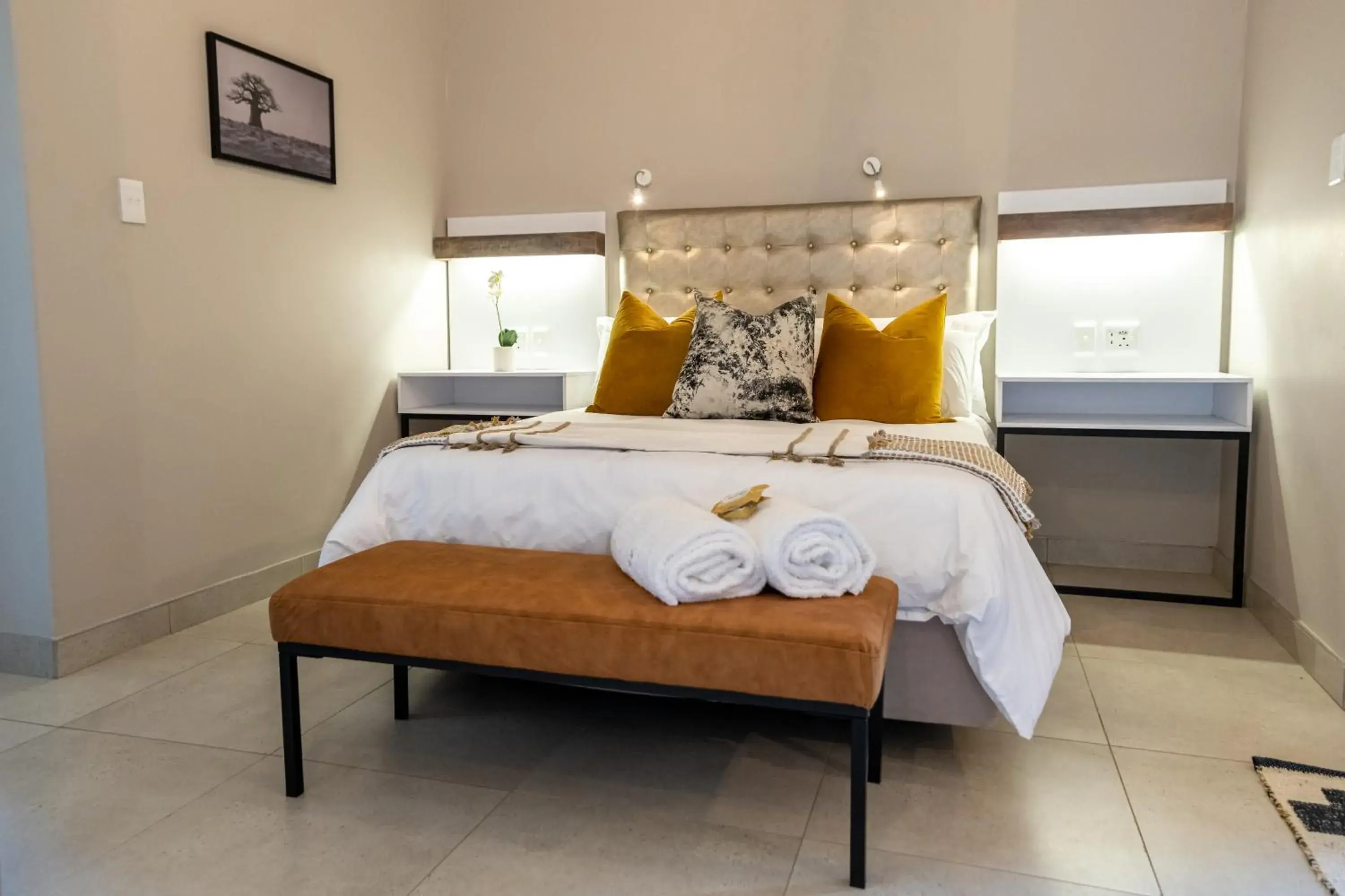 Deluxe Queen Suite - single occupancy in Summer PALACE Guesthouse Deluxe Queen Suite - single occupancy in Summer PALACE Guesthouse