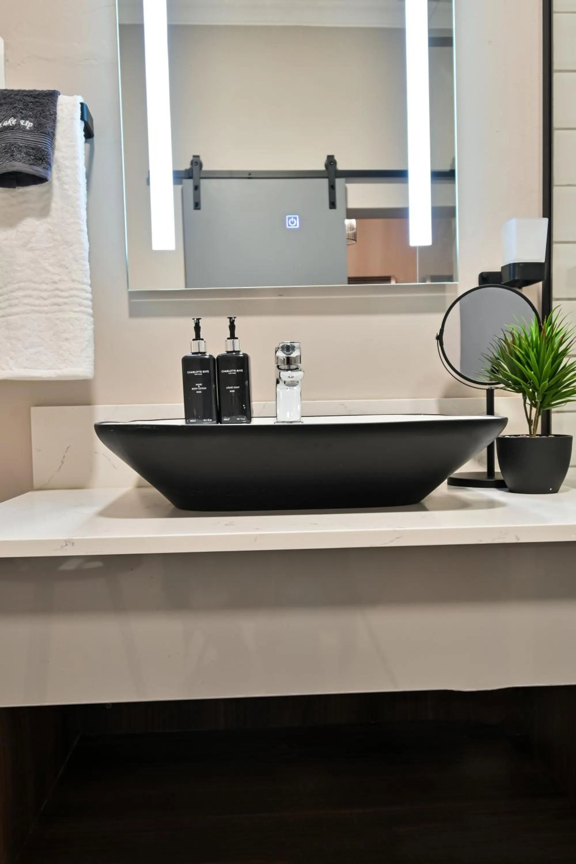 Bathroom in Summer PALACE Guesthouse