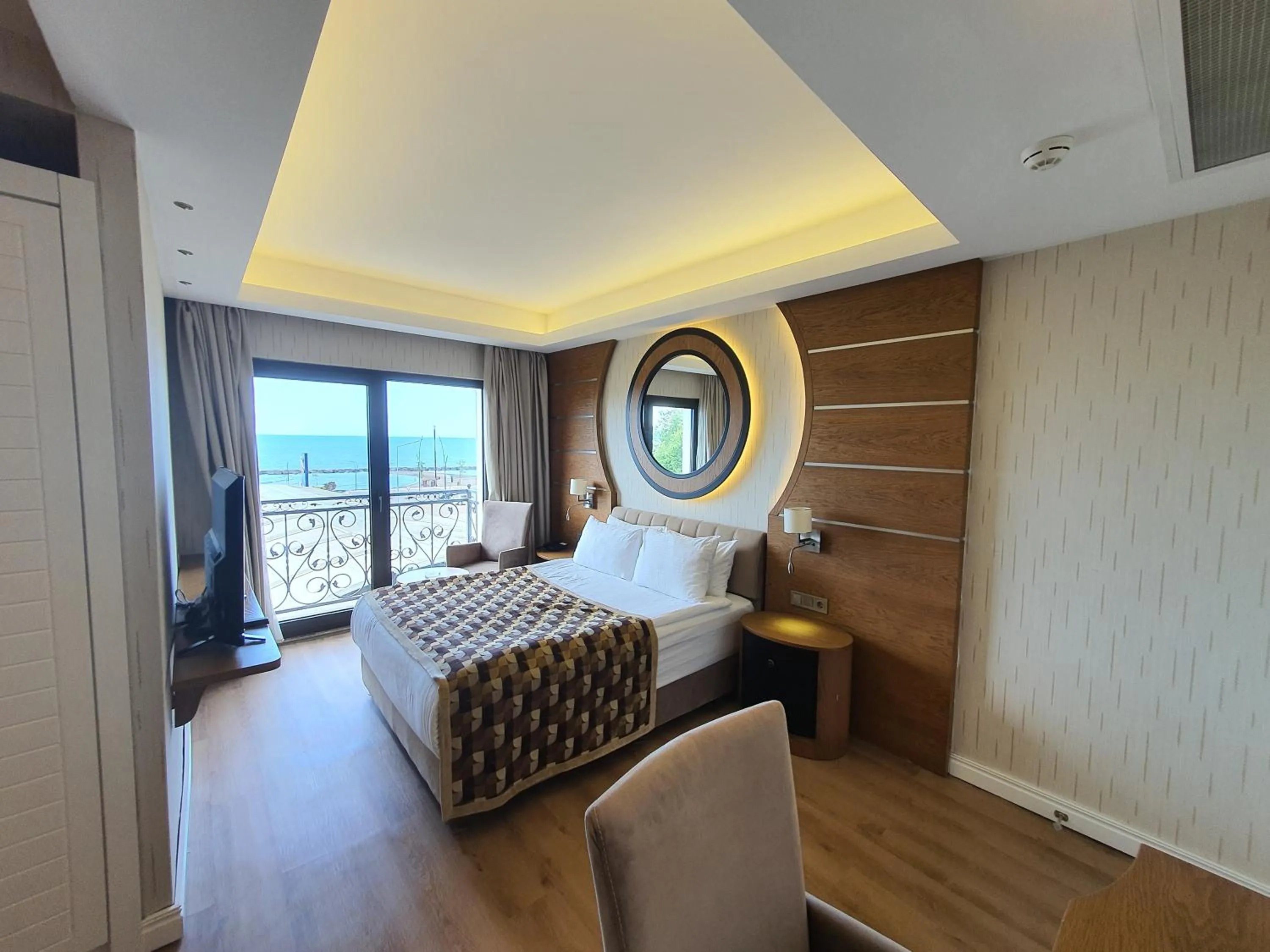 Photo of the whole room, Bed in Aktug Elegance Hotel